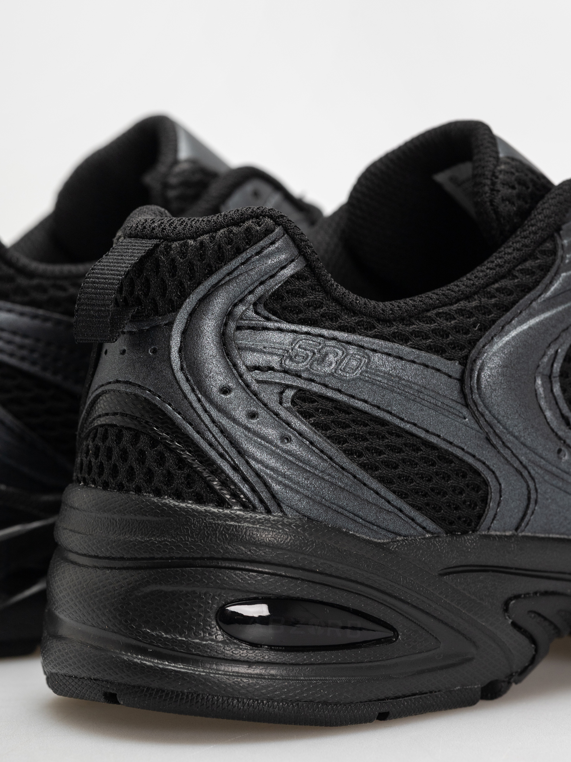 Обувки New Balance 530 (black)