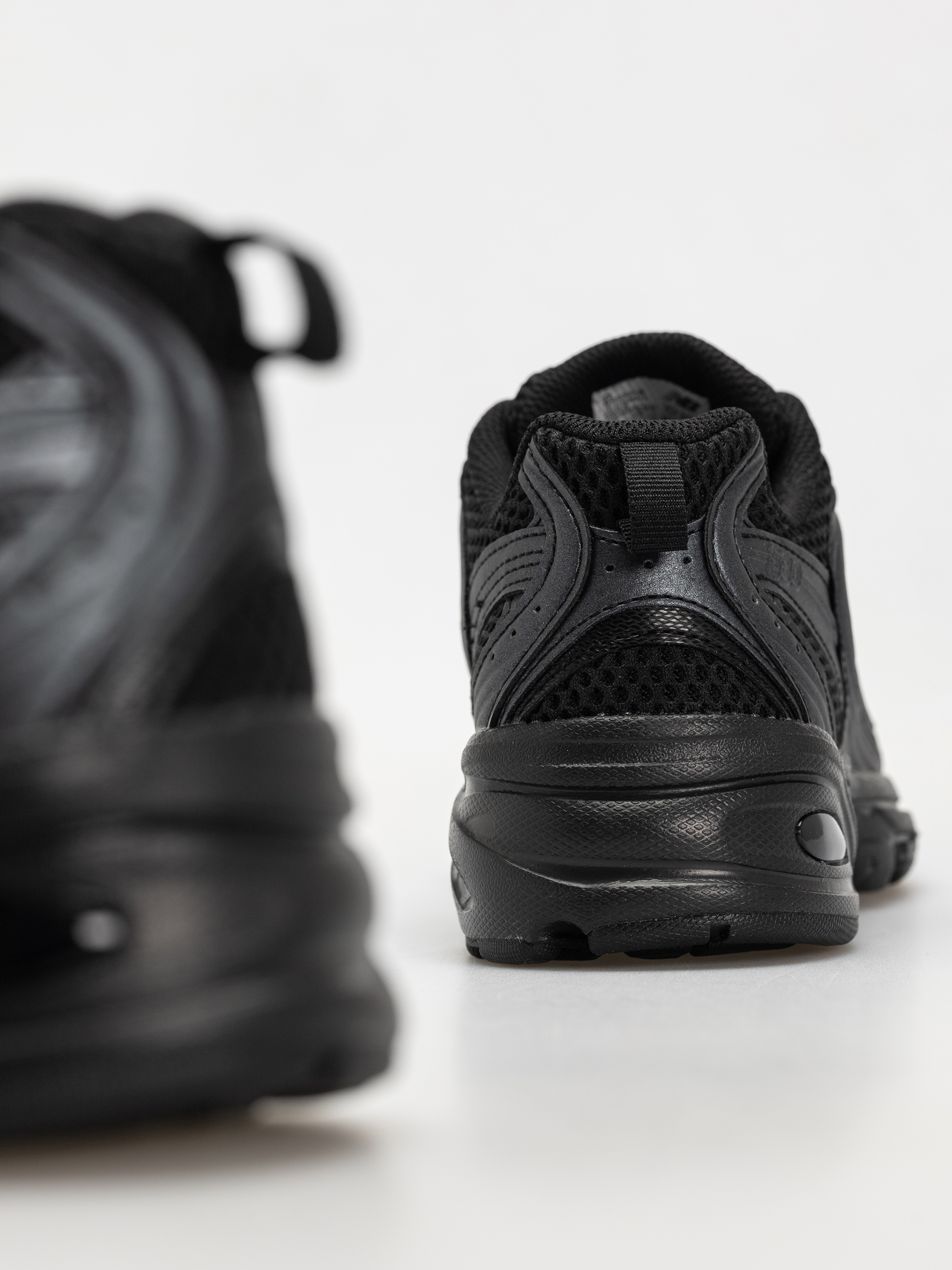 Обувки New Balance 530 (black)