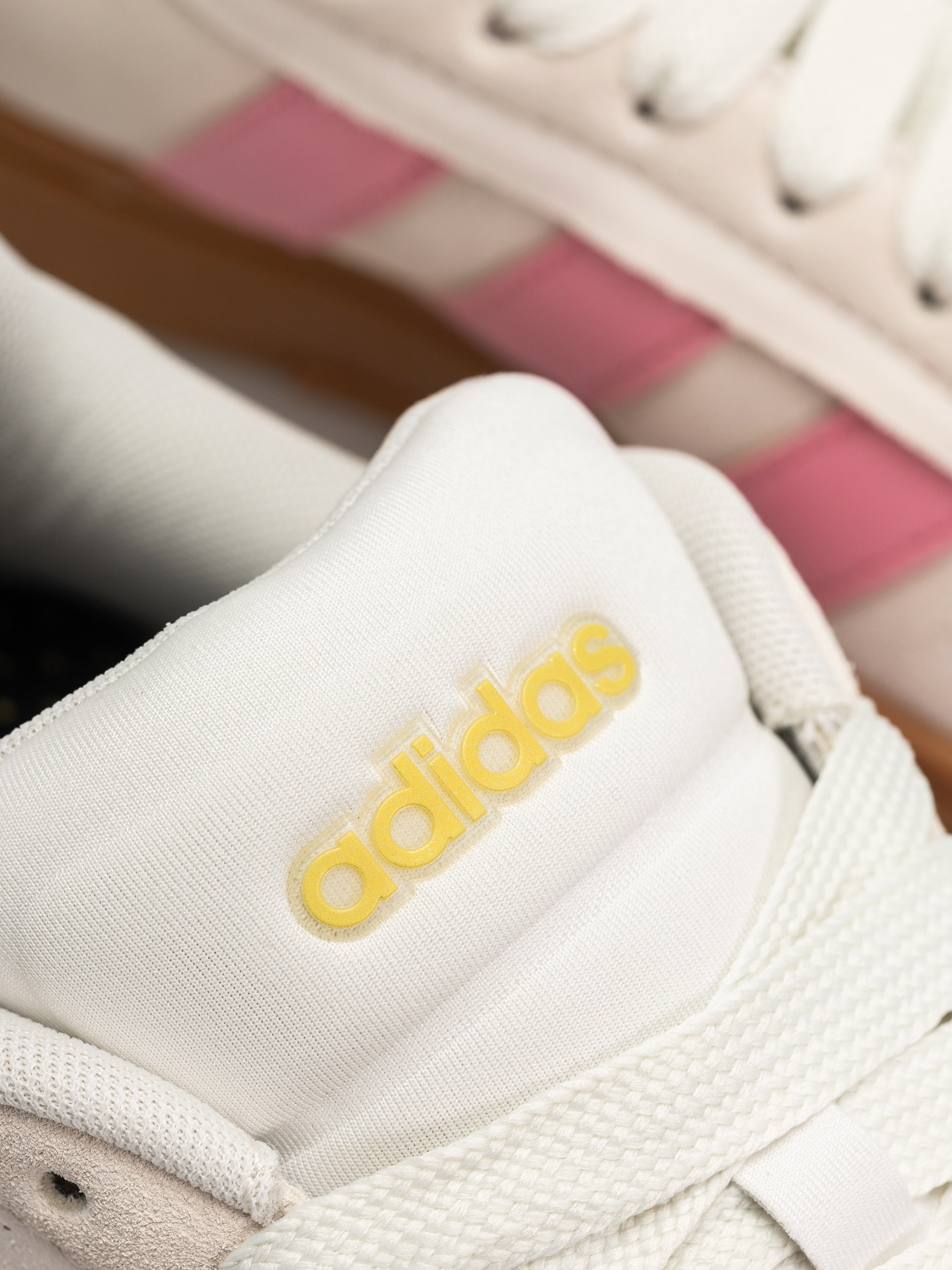 Обувки adidas Grand Court Alpha 0 Wmn (owhite/blipnk/goldmt)