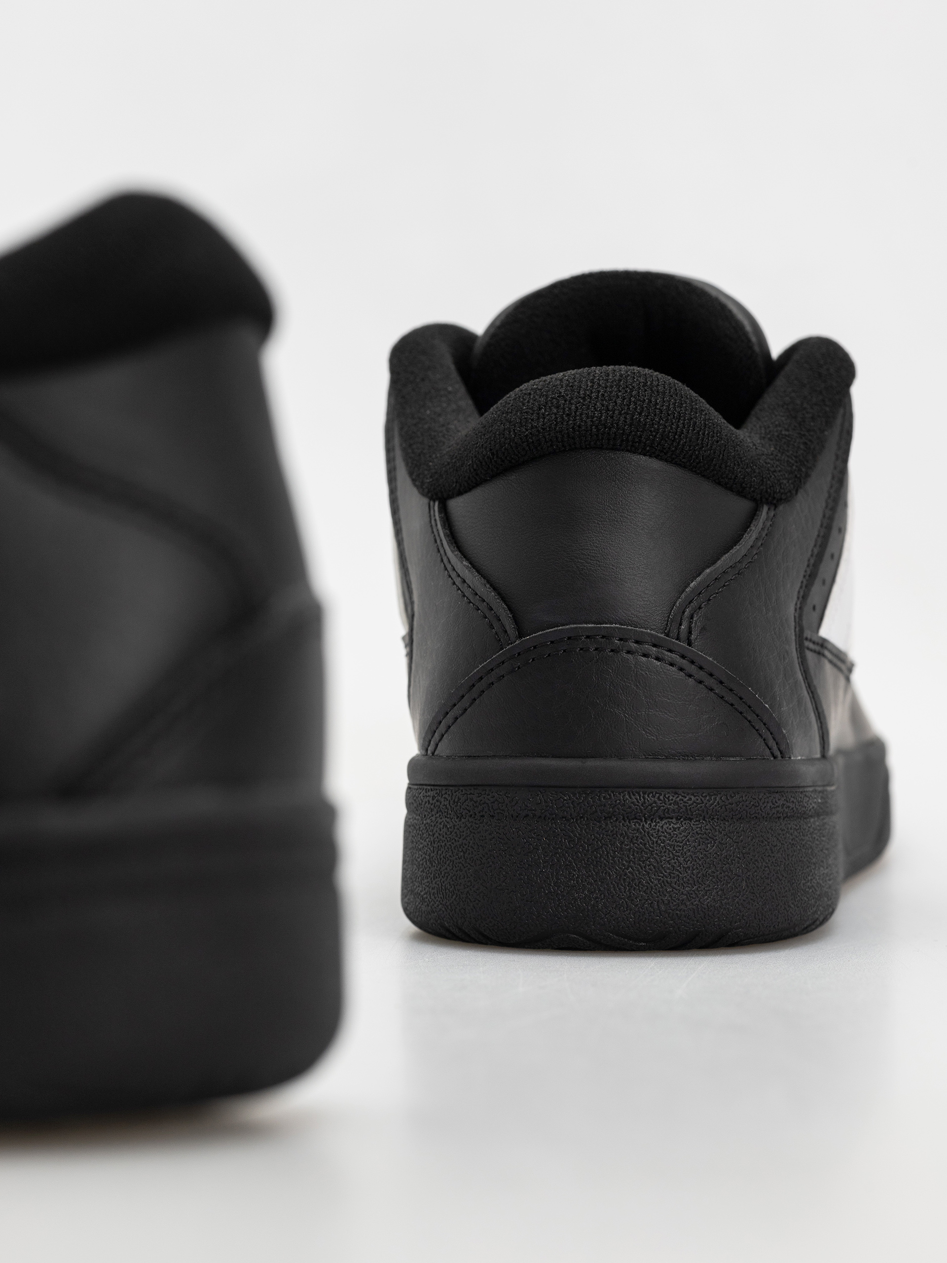 Обувки adidas Break Start 2000 (cblack/ftwwht/cblack)