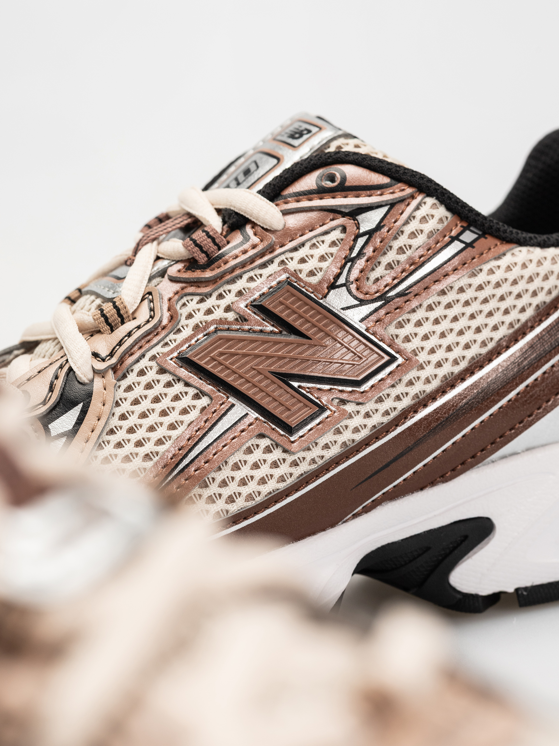 Обувки New Balance 740 (beige)