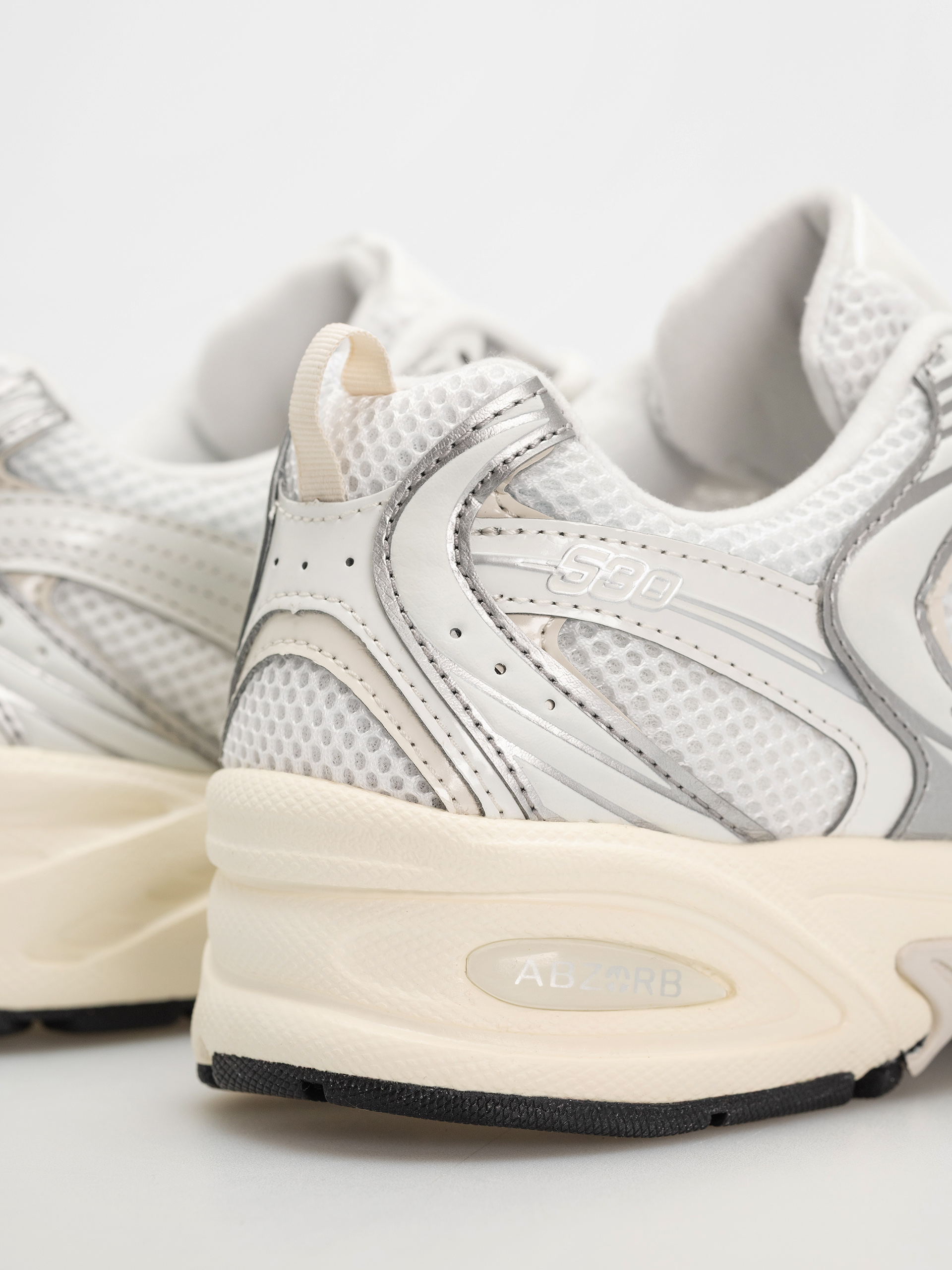 Обувки New Balance 530 (silver metallic)