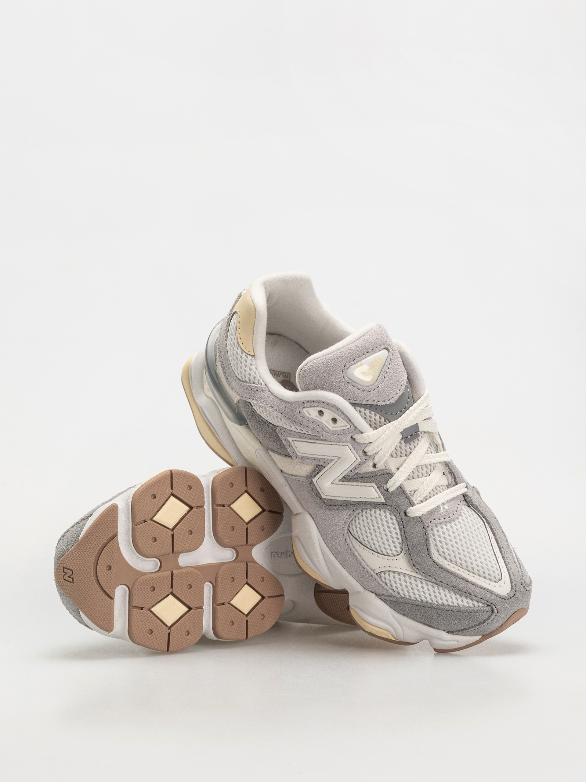 Обувки New Balance 9060 JR (sea salt)