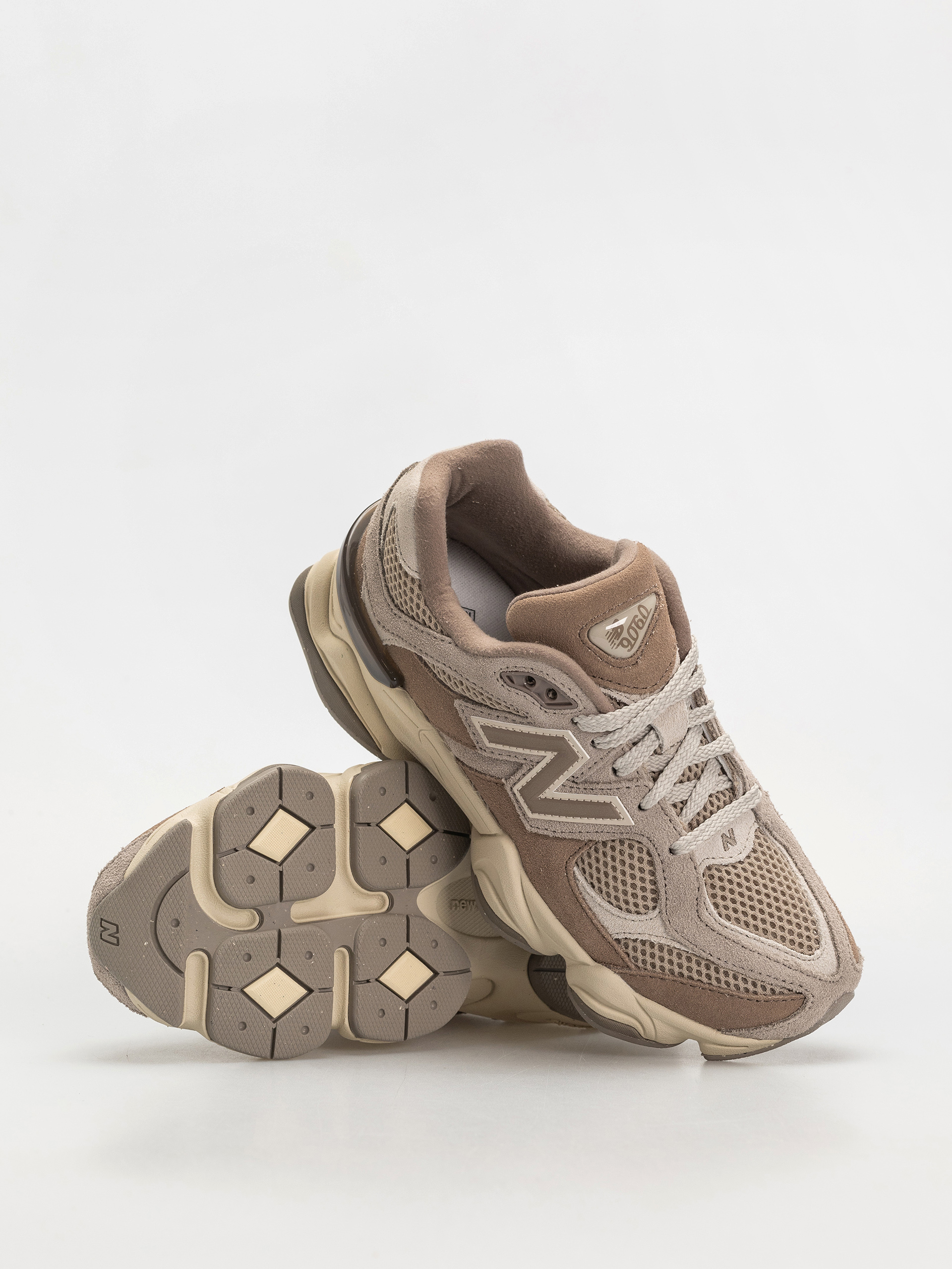 Обувки New Balance 9060 JR (mushroom)