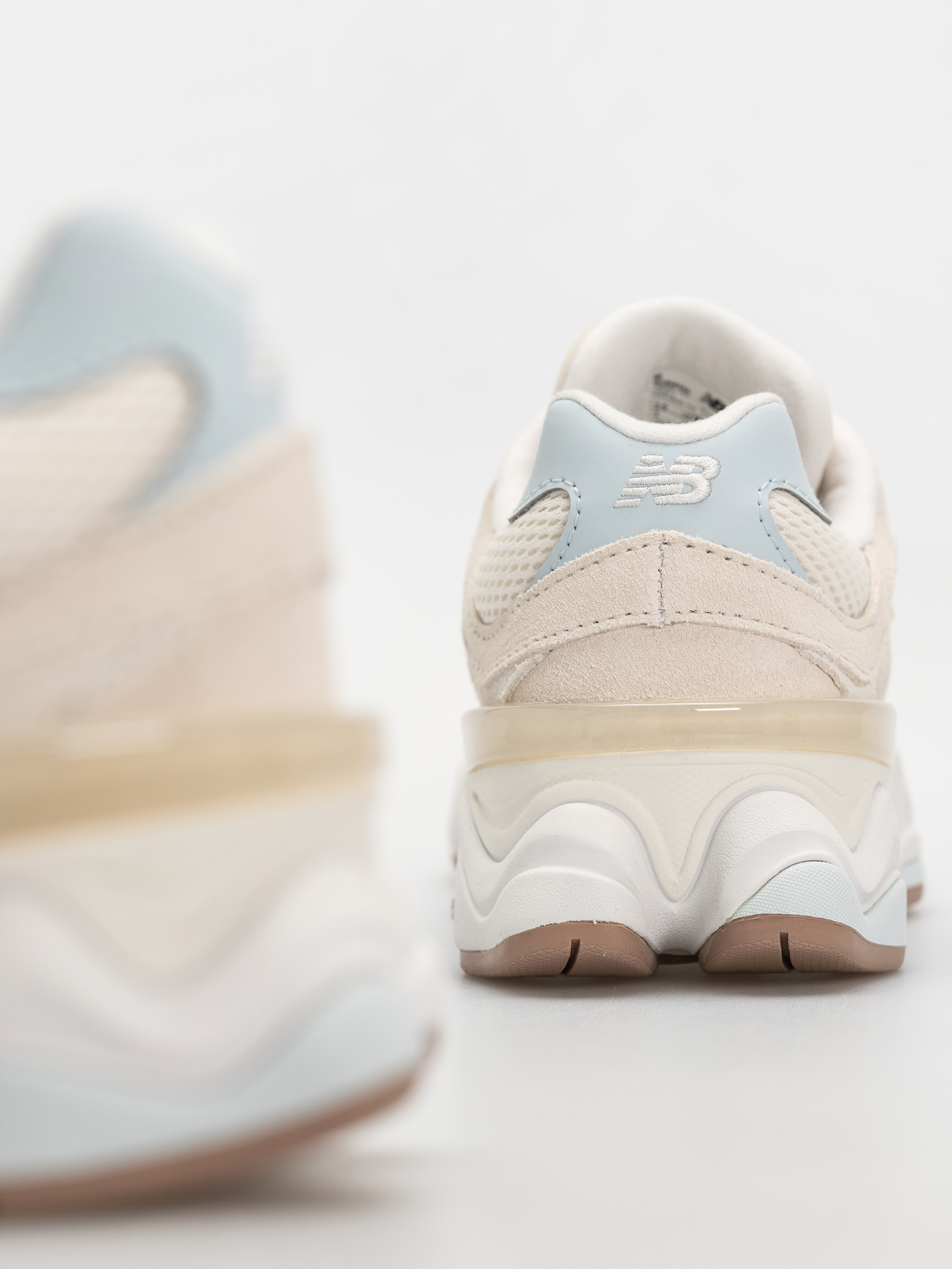 Обувки New Balance 9060 JR (sea salt)