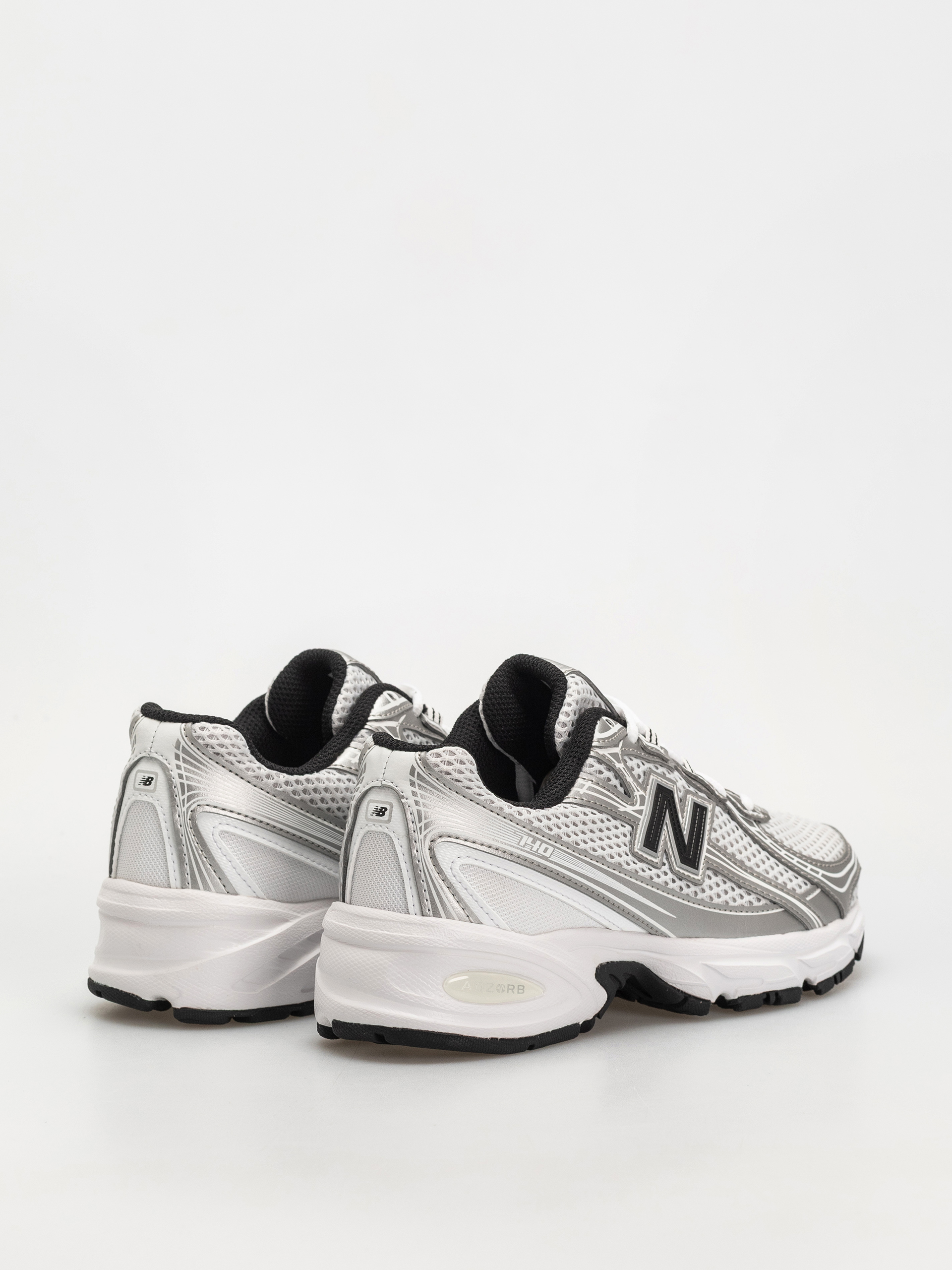 Обувки New Balance 740 JR (silver metallic)