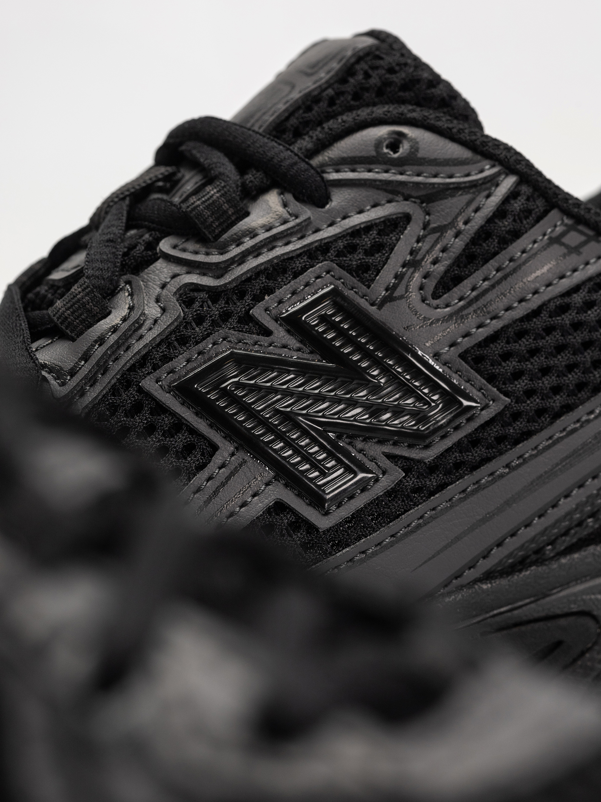 Обувки New Balance 740 JR (black cement)