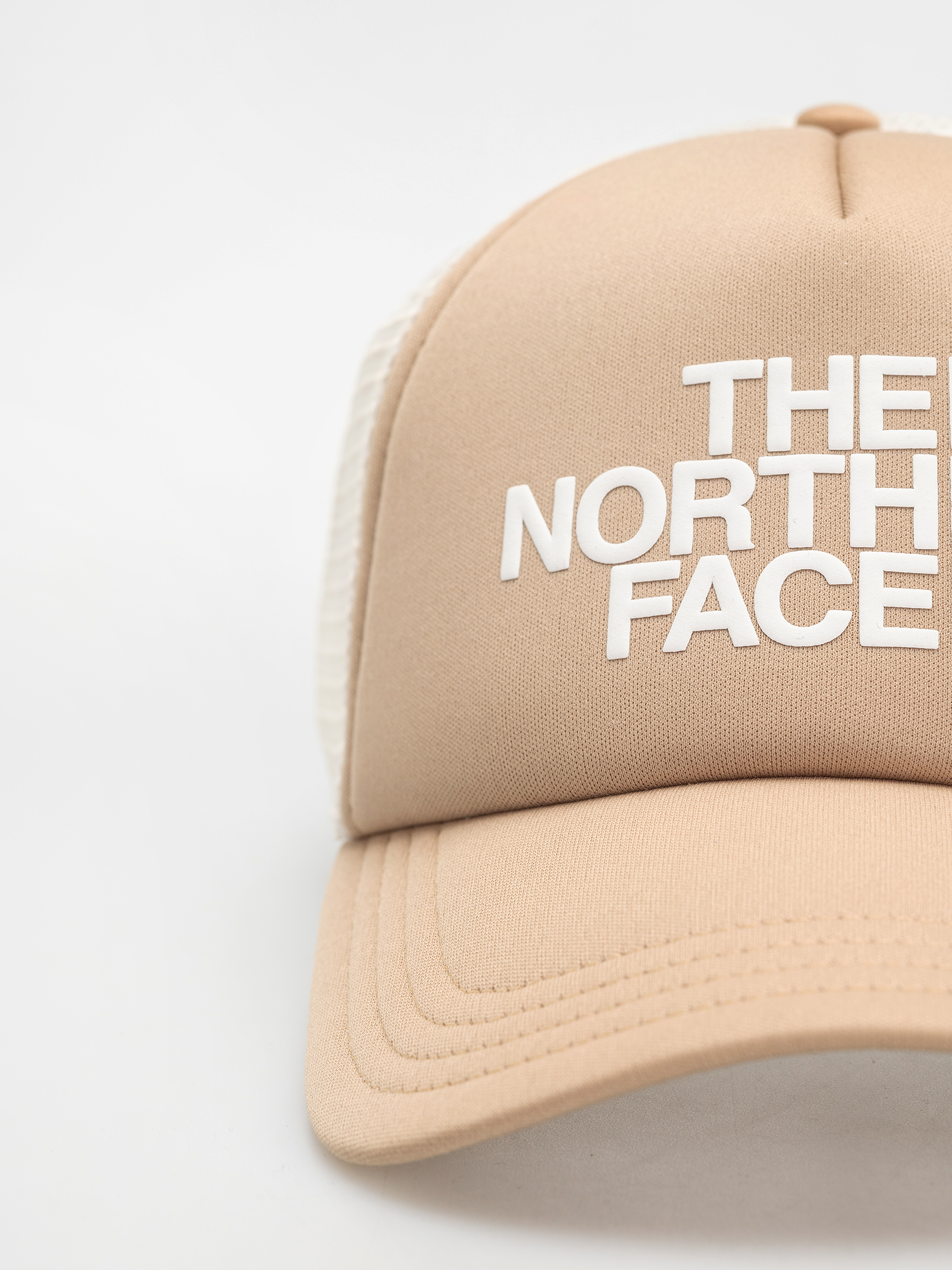 Шапка с козирка The North Face Tnf Logo Trucker (khaki stone/tnf white)