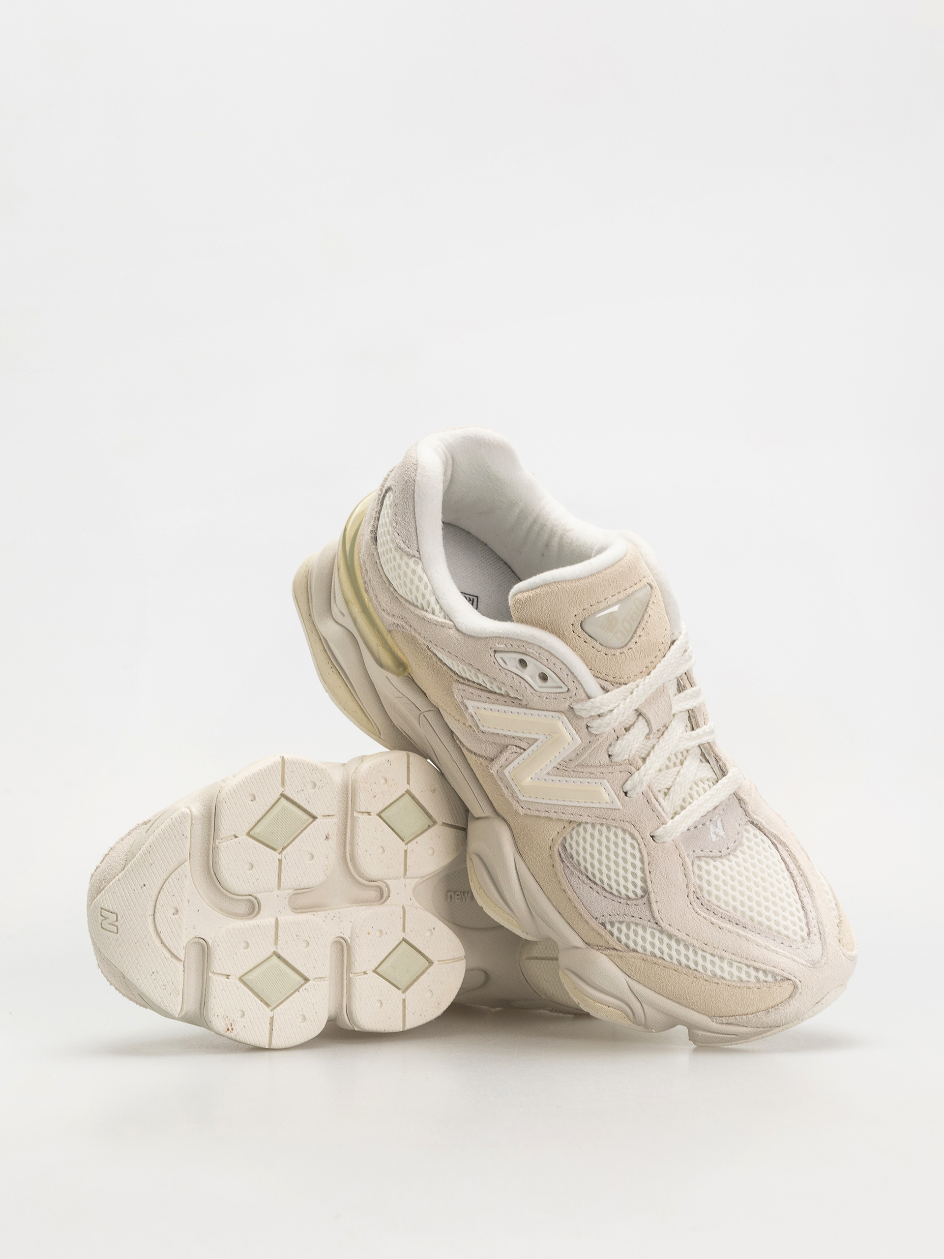 Обувки New Balance 9060 JR (angora)