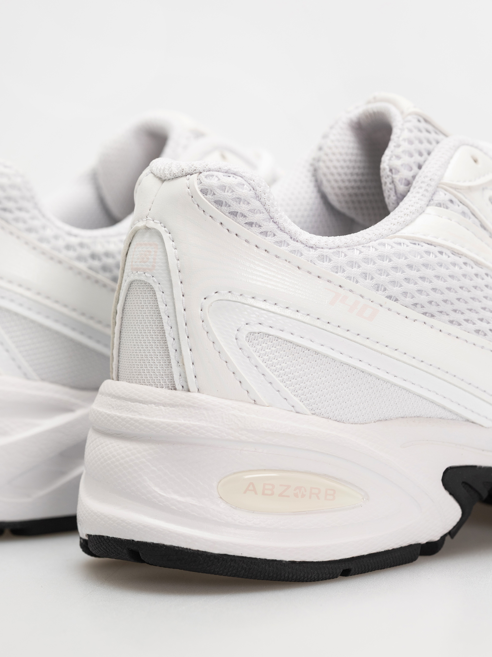 Обувки New Balance 740 JR (white)