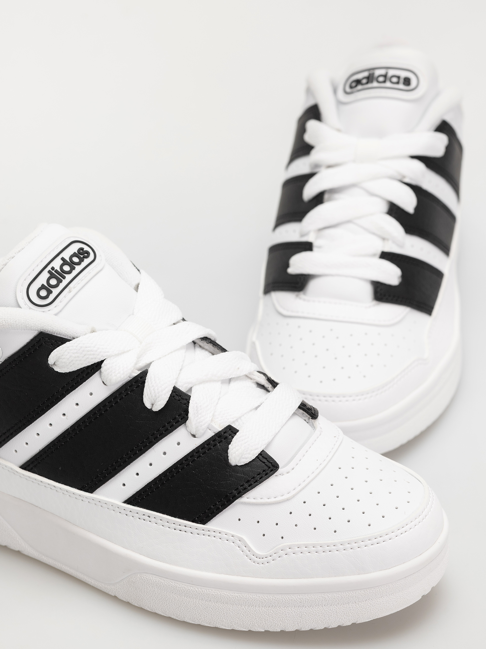 Обувки adidas Break Start 2000 (ftwwht/cblack/ftwwht)