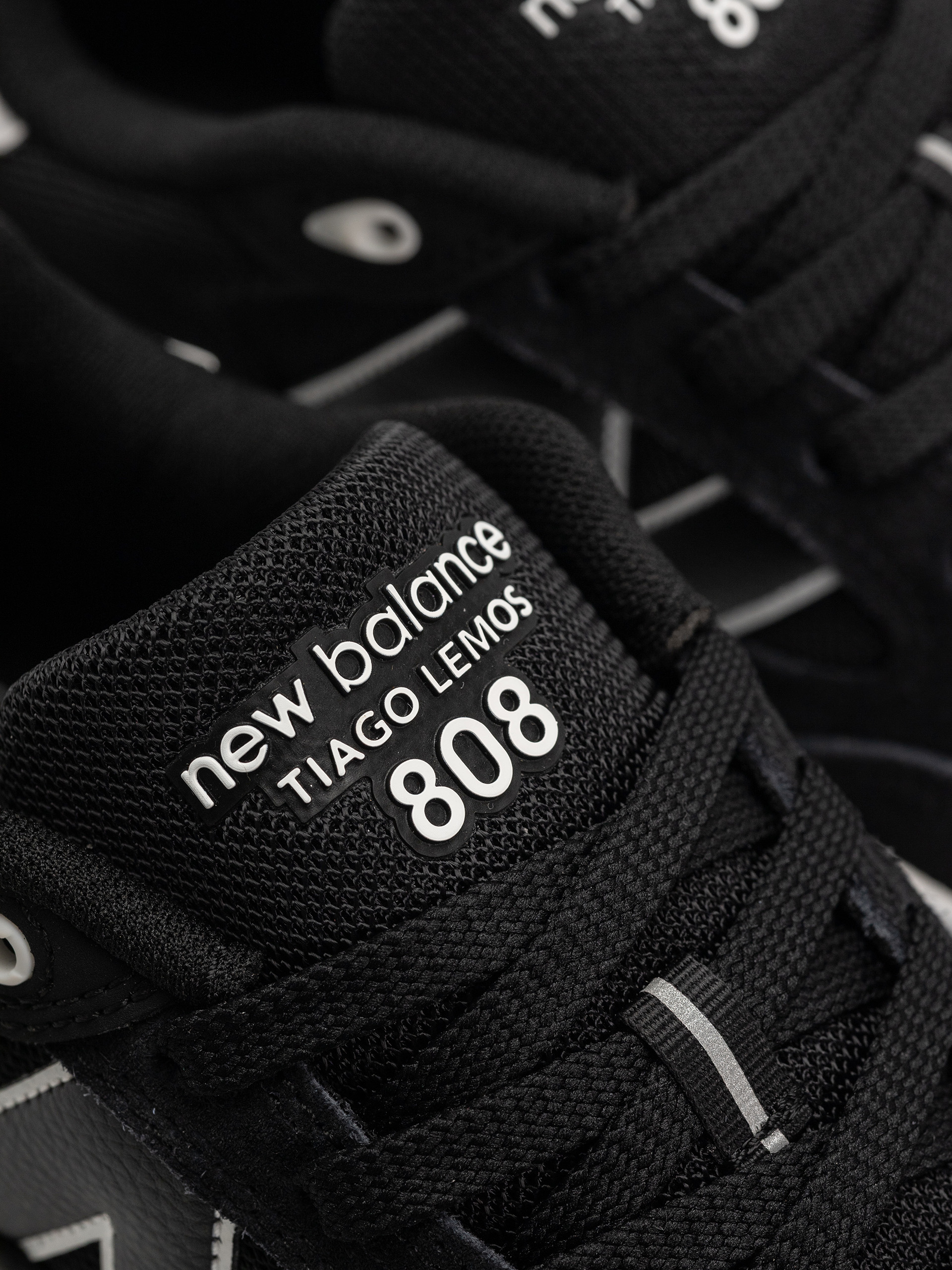 Обувки New Balance 808 (black)