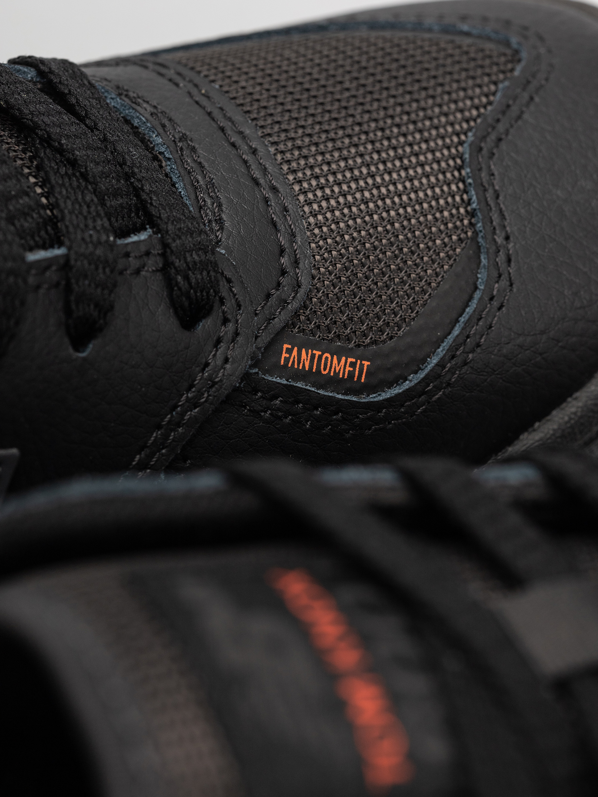 Обувки New Balance 600 (black)