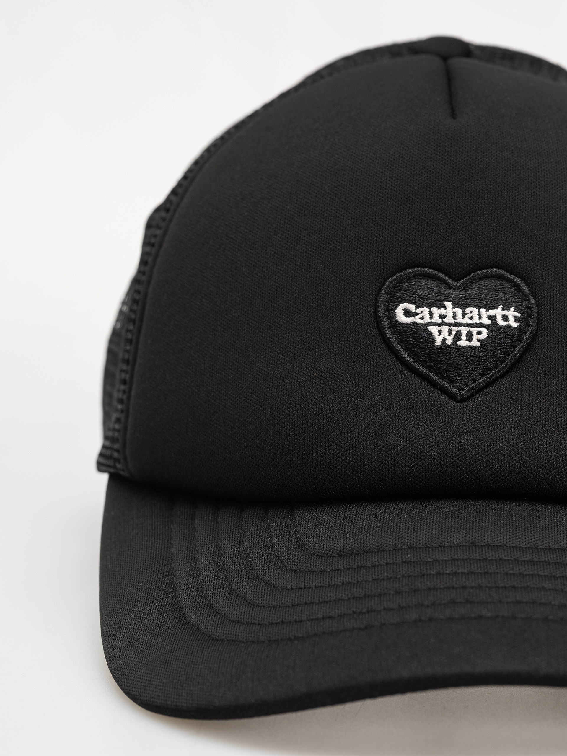 Шапка с козирка Carhartt WIP Heart Patch Trucker (black)