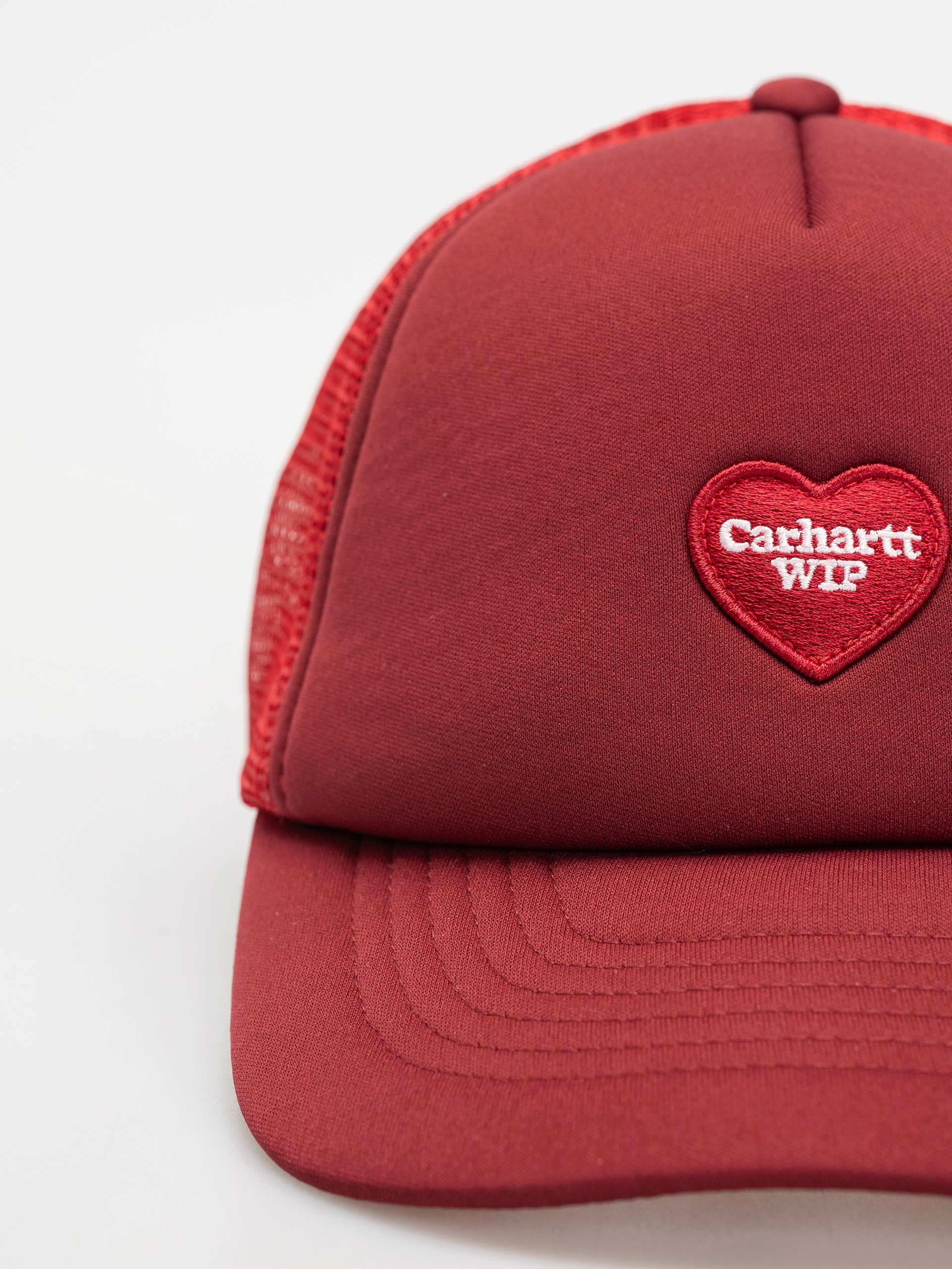 Шапка с козирка Carhartt WIP Heart Patch Trucker (scarlet)