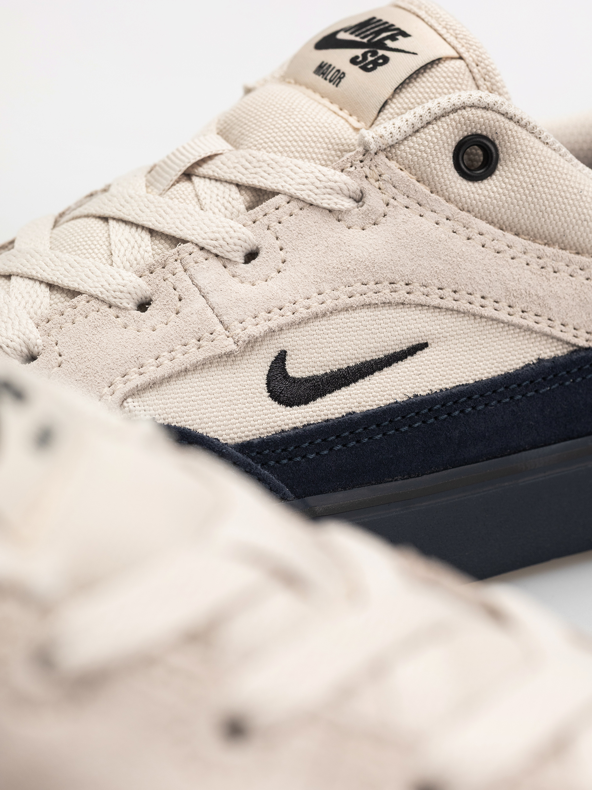 Обувки Nike SB Malor Te (lt khaki/black lt orewood brn)