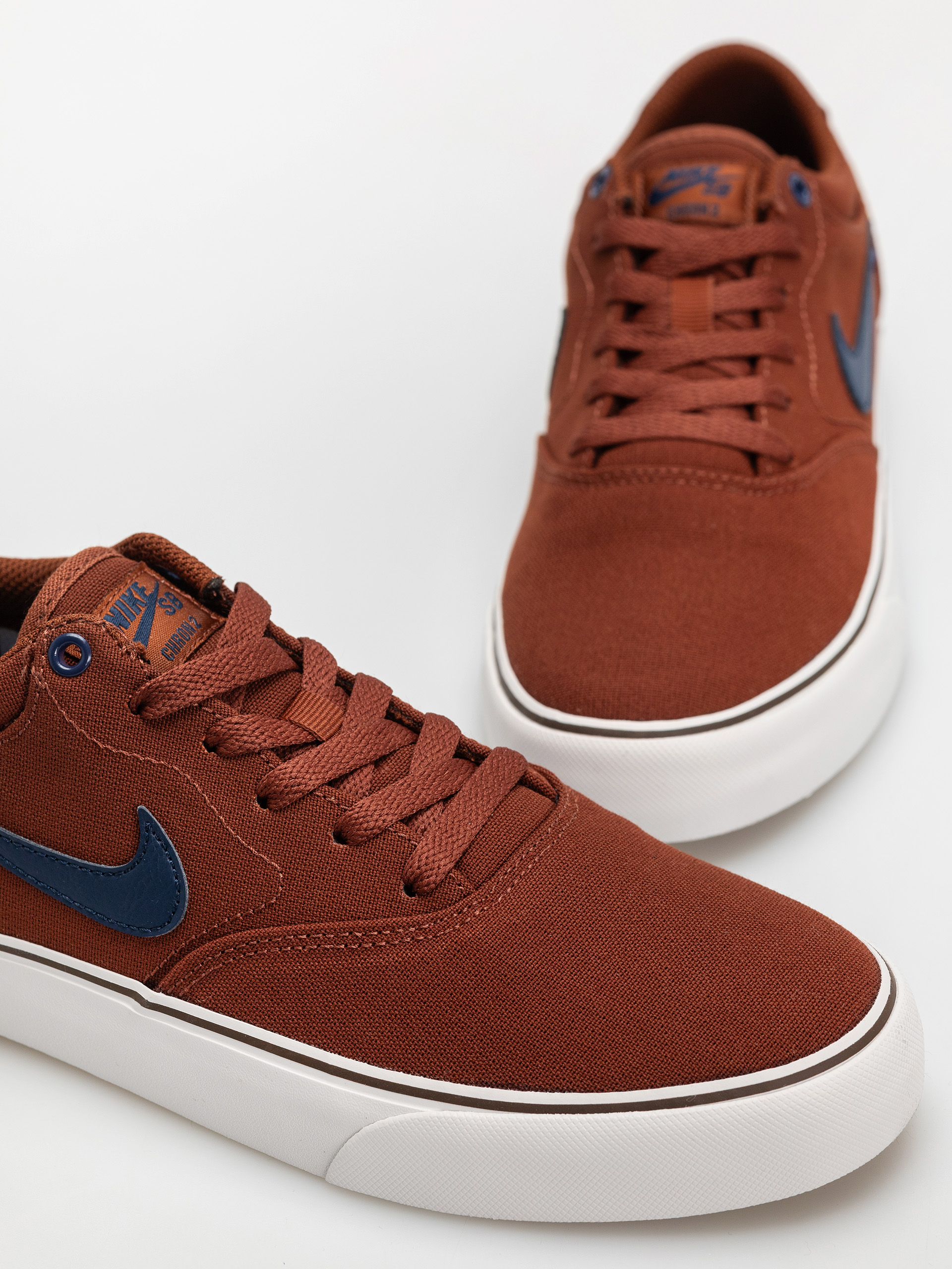 Обувки Nike SB Chron 2 Canvas (cinnamon/midnight navy vast grey)