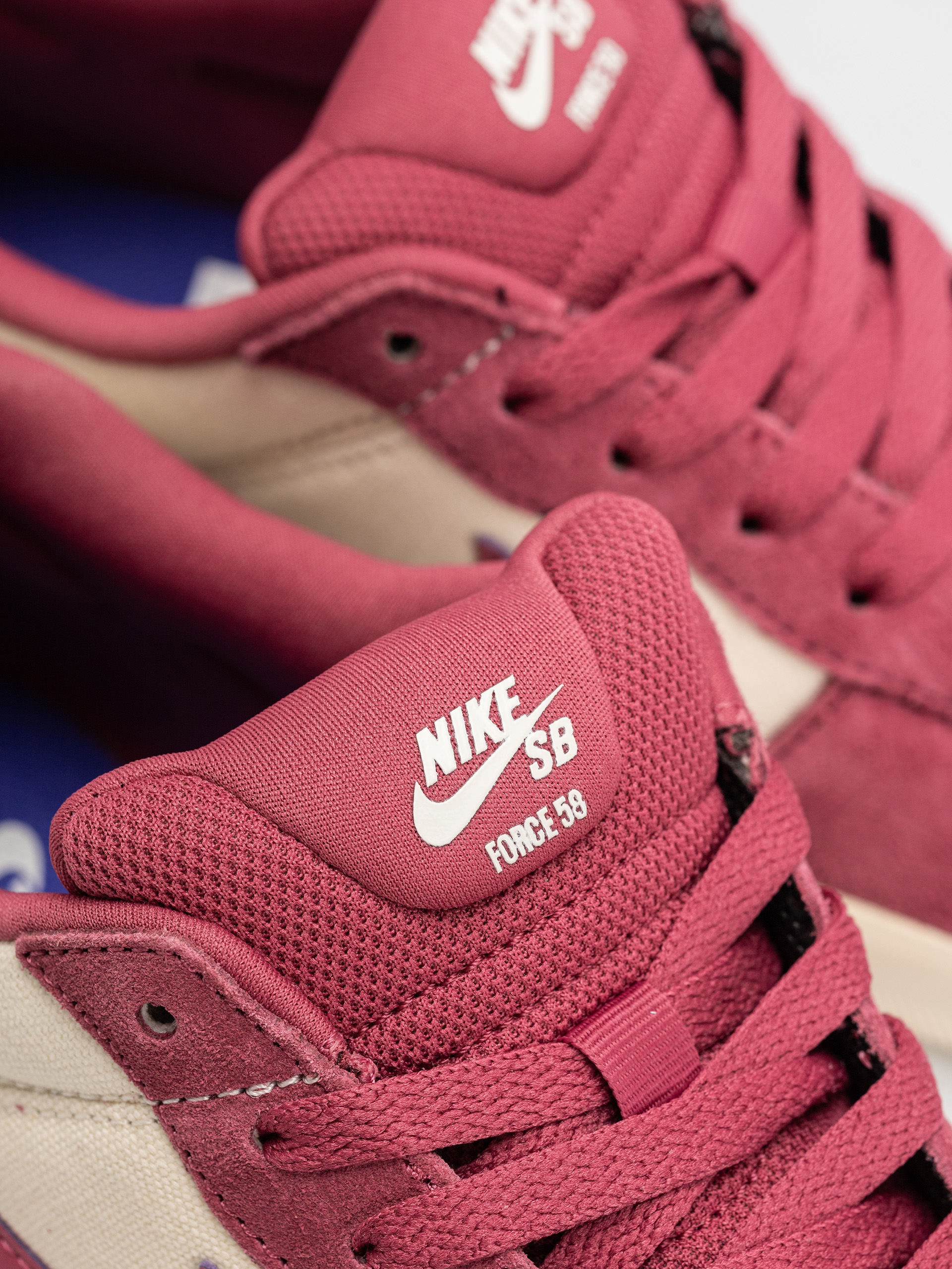 Обувки Nike SB Force 58 (pale ivory/sweet beet fauna brown)