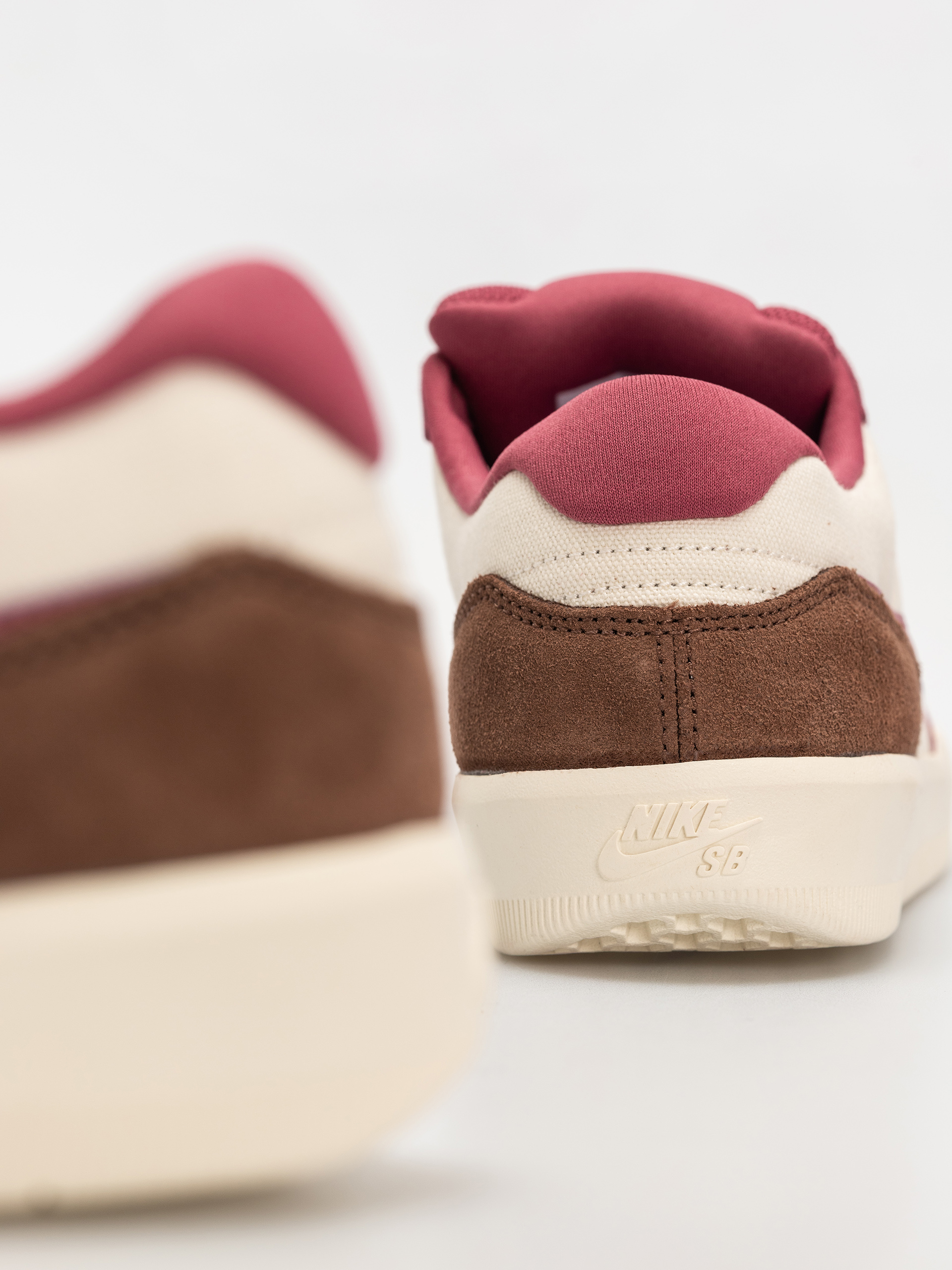 Обувки Nike SB Force 58 (pale ivory/sweet beet fauna brown)