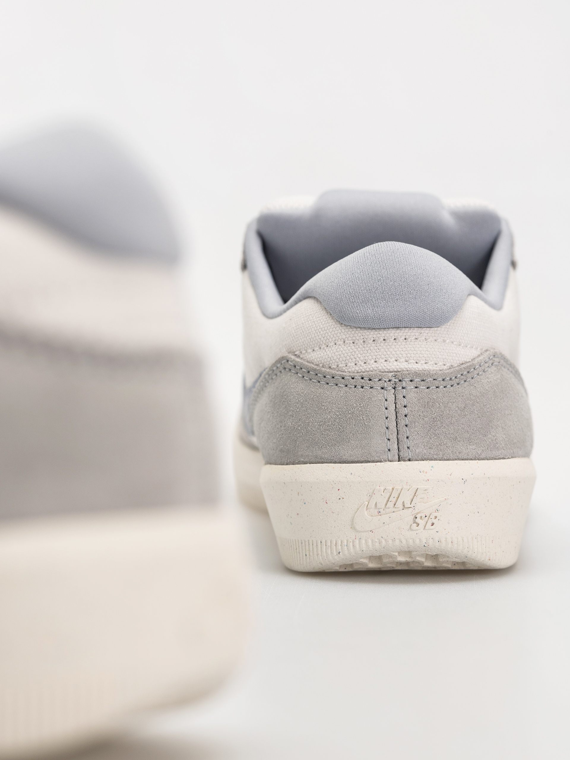 Обувки Nike SB Force 58 (white/ashen slate sail wolf grey)