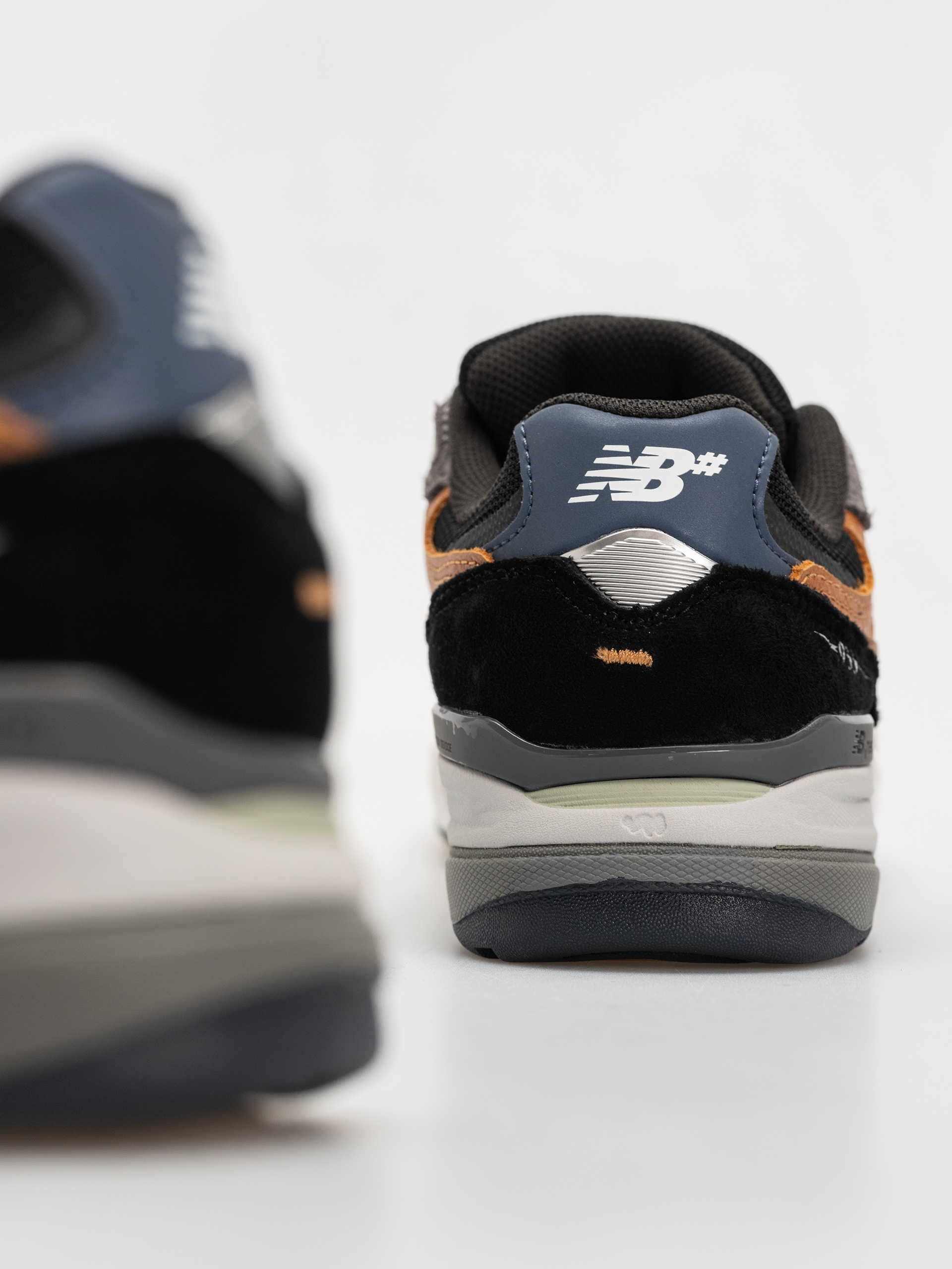 Обувки New Balance 933 (grey brown chestnut)