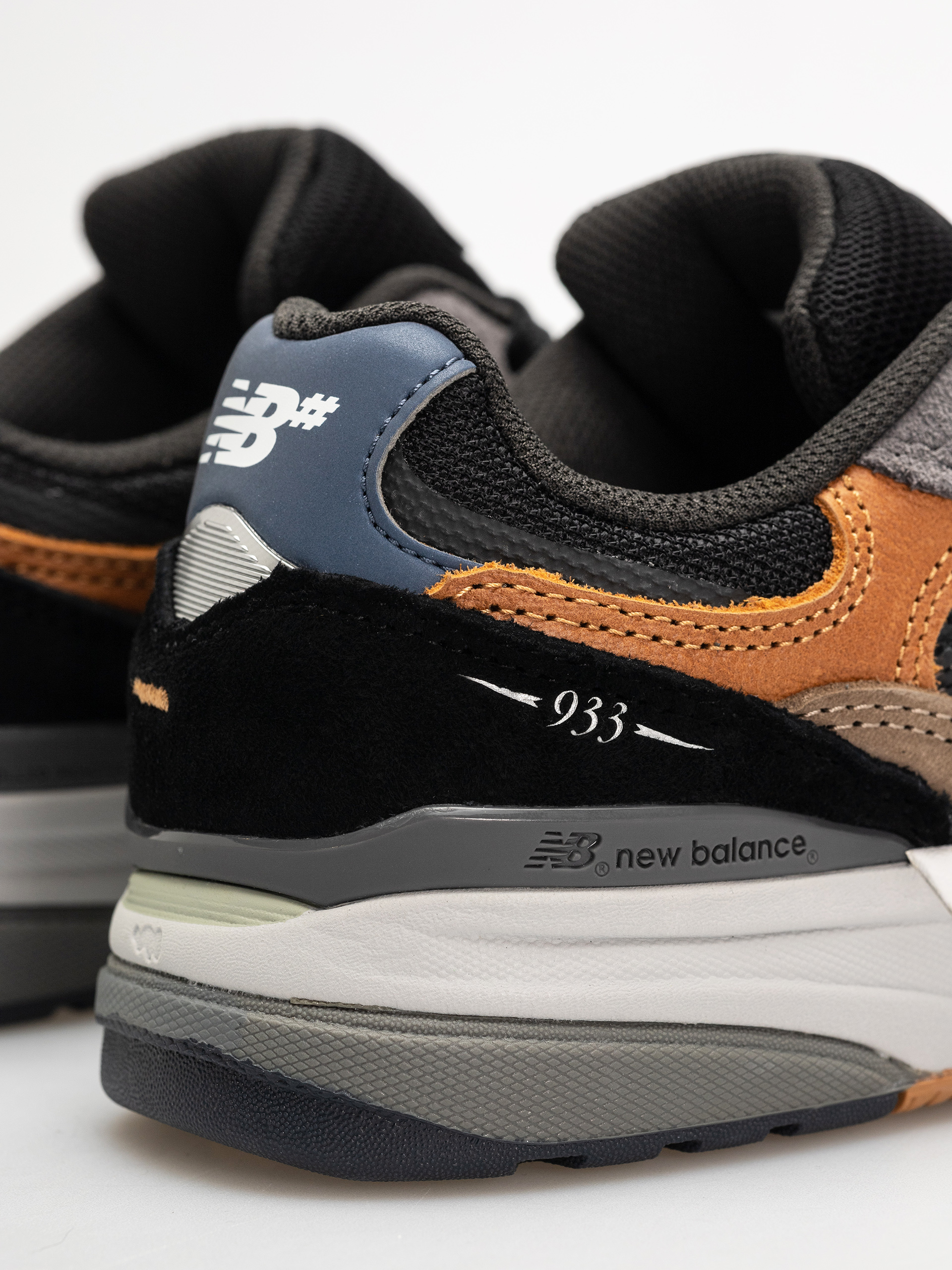 Обувки New Balance 933 (grey brown chestnut)