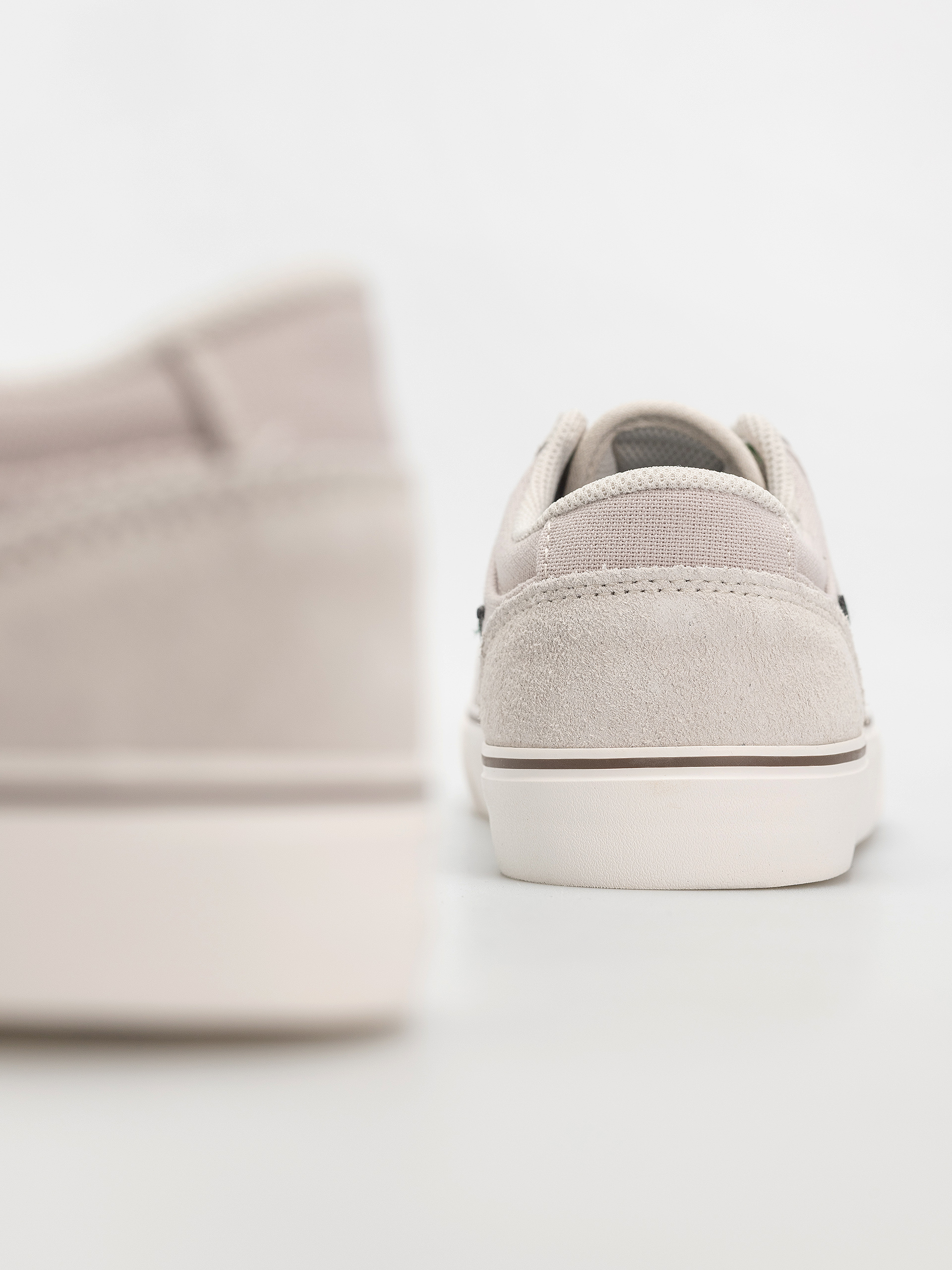 Обувки Nike SB Chron 2 (lt orewood brn/fir phantom mink brown)