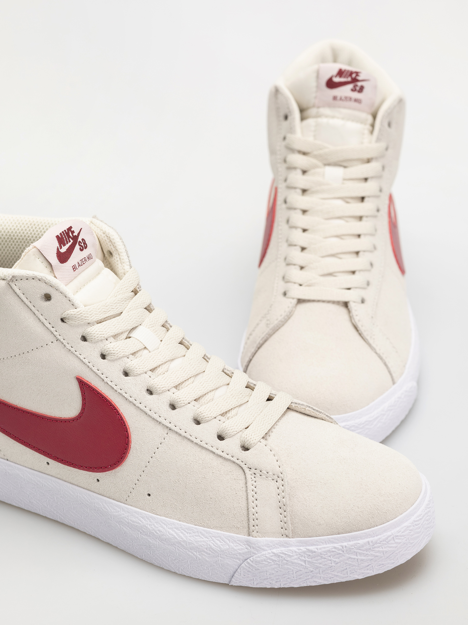 Обувки Nike SB Zoom Blazer Mid (pale ivory/noble red silt red white)