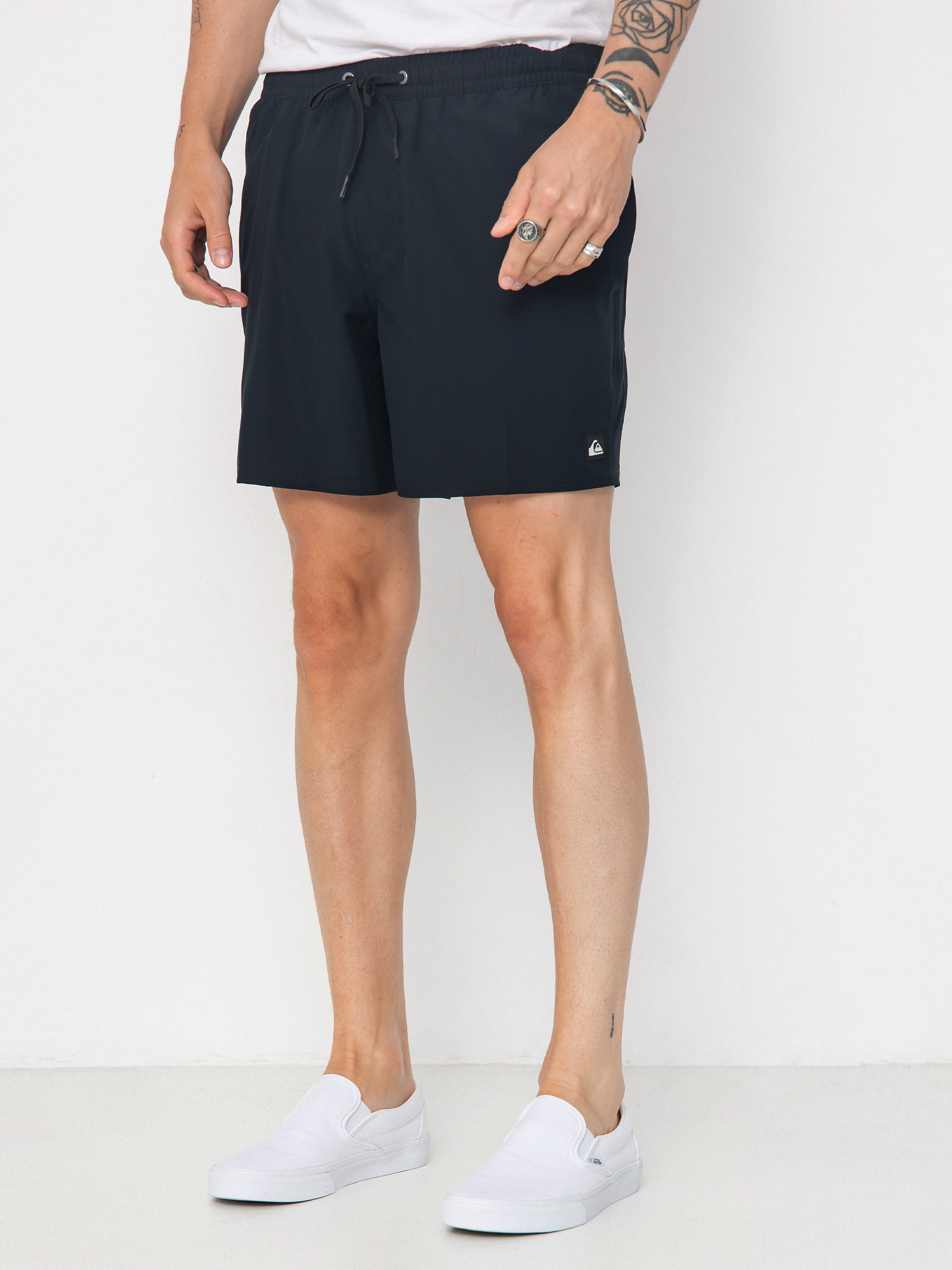 u041au044au0441u0438 u043fu0430u043du0442u0430u043bu043eu043du0438 Quiksilver Surfsilk Solid Volley 16 (black)