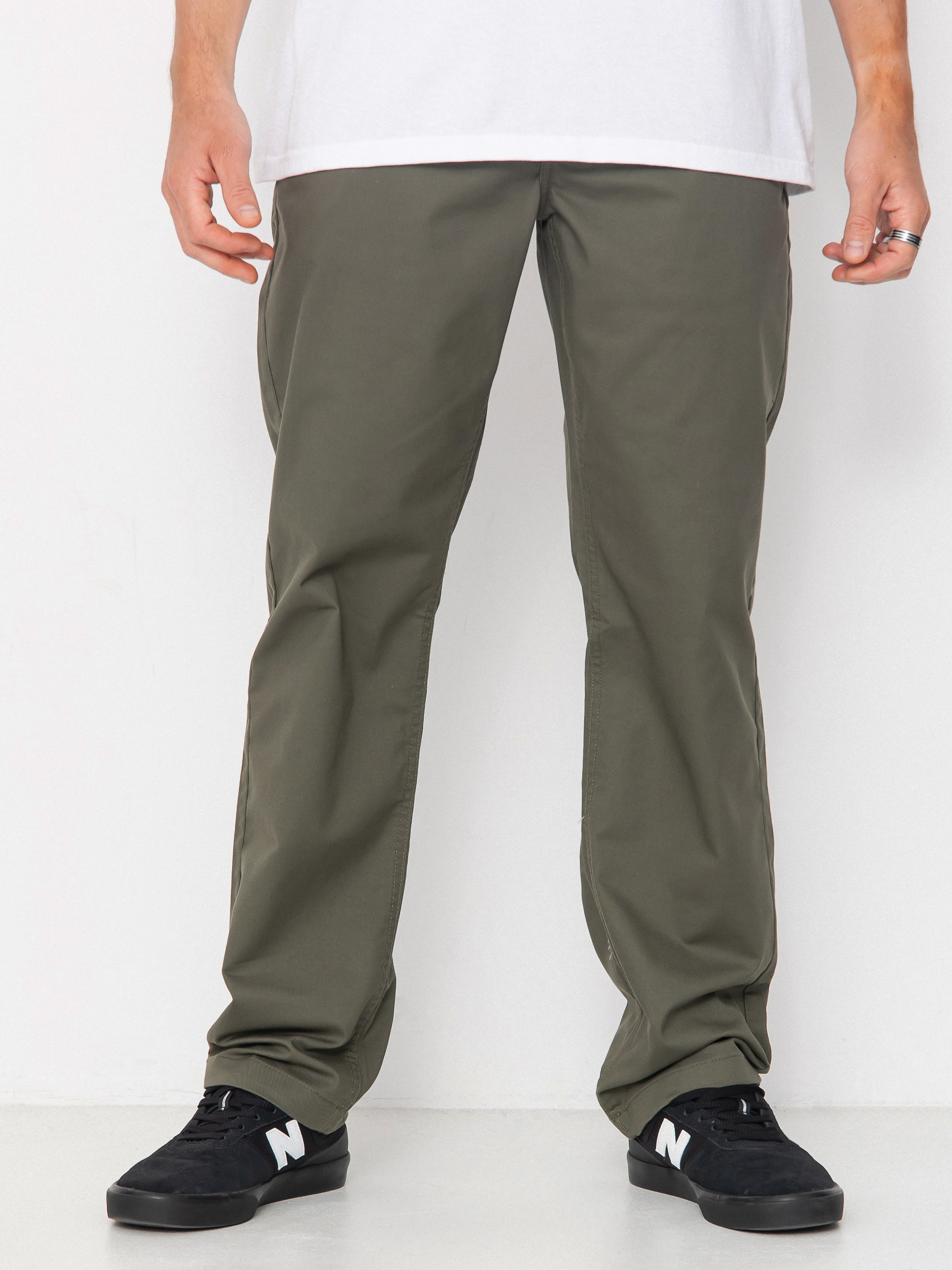 Панталони Vans Authentic Chino Relaxed (grape leaf)
