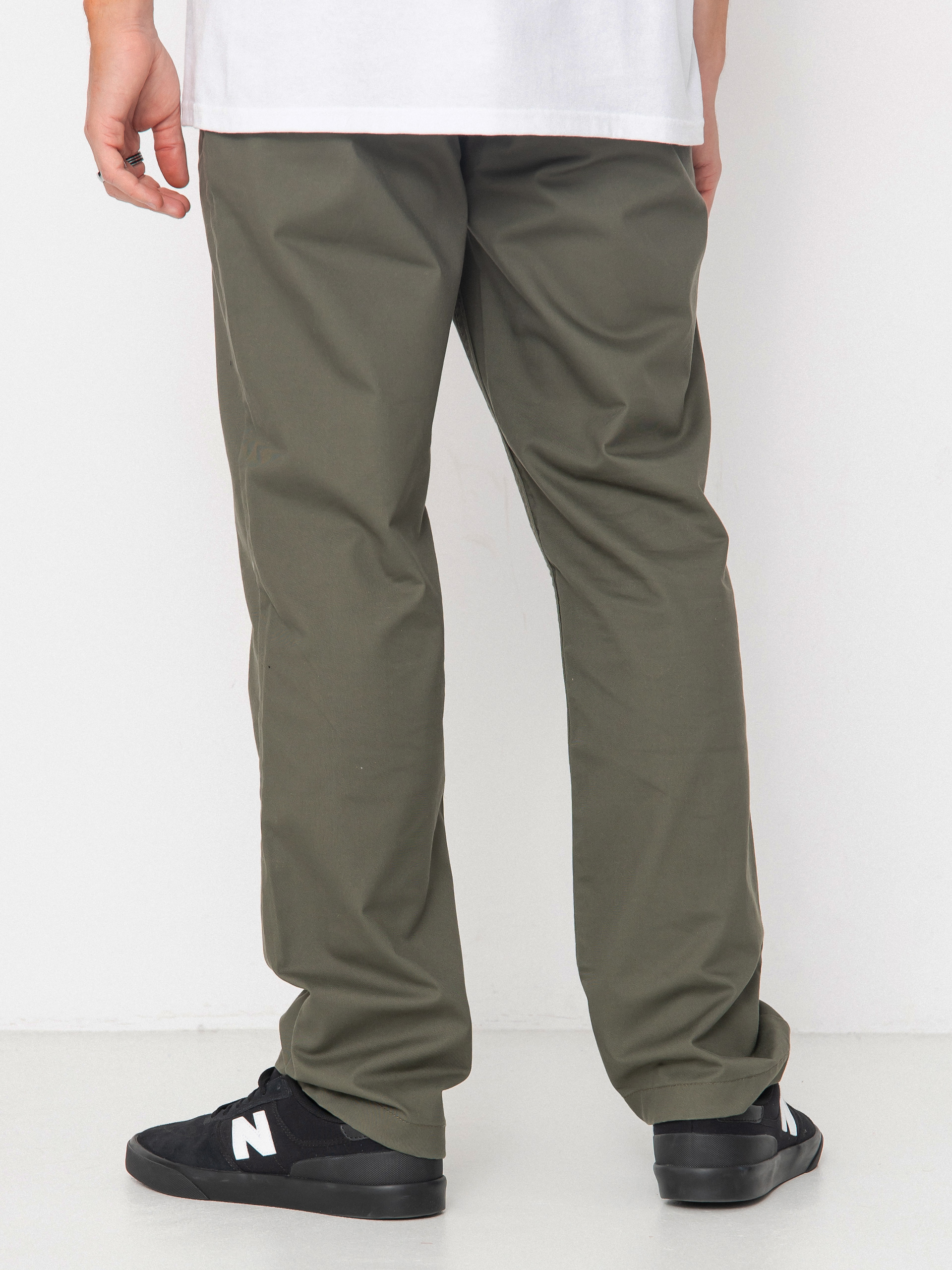 Панталони Vans Authentic Chino Relaxed (grape leaf)