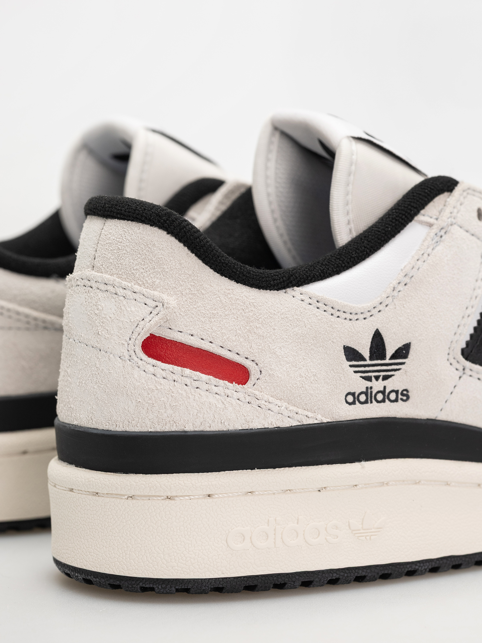 Обувки adidas Forum 84 Low Adv (crywht/cblack/betsca)