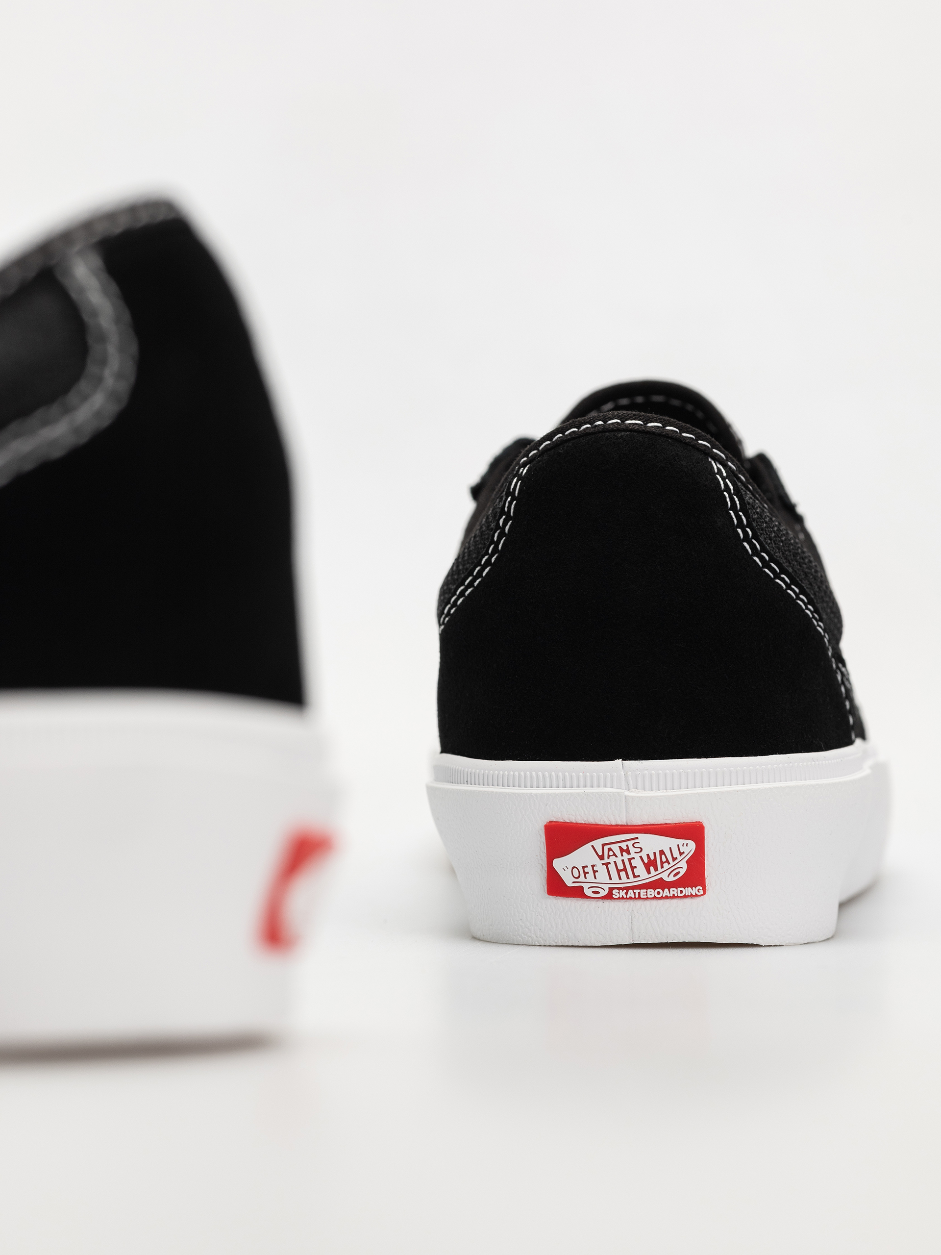 Обувки Vans Skate Curren Caples (gum black/white)