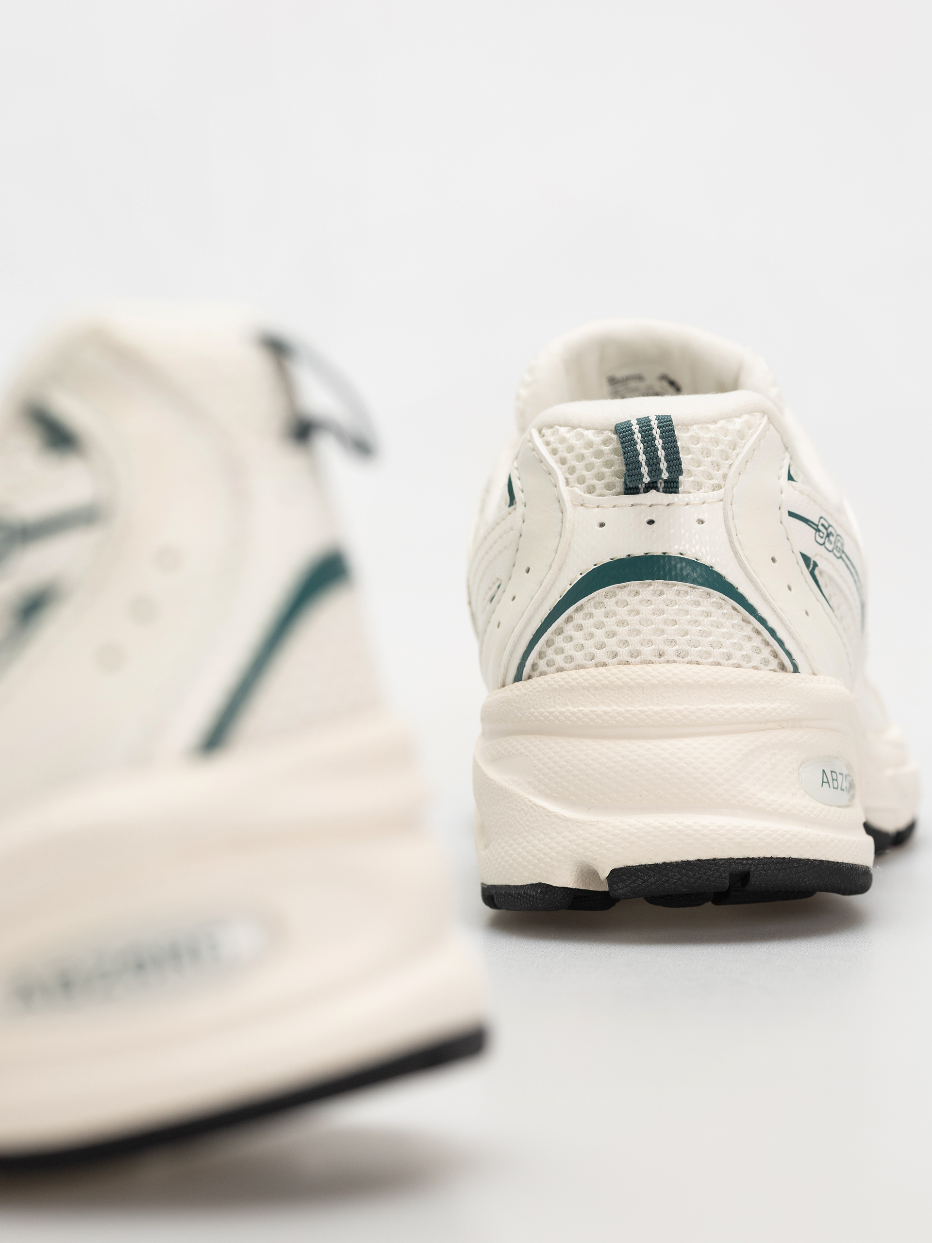 Обувки New Balance 530 JR (sea salt)