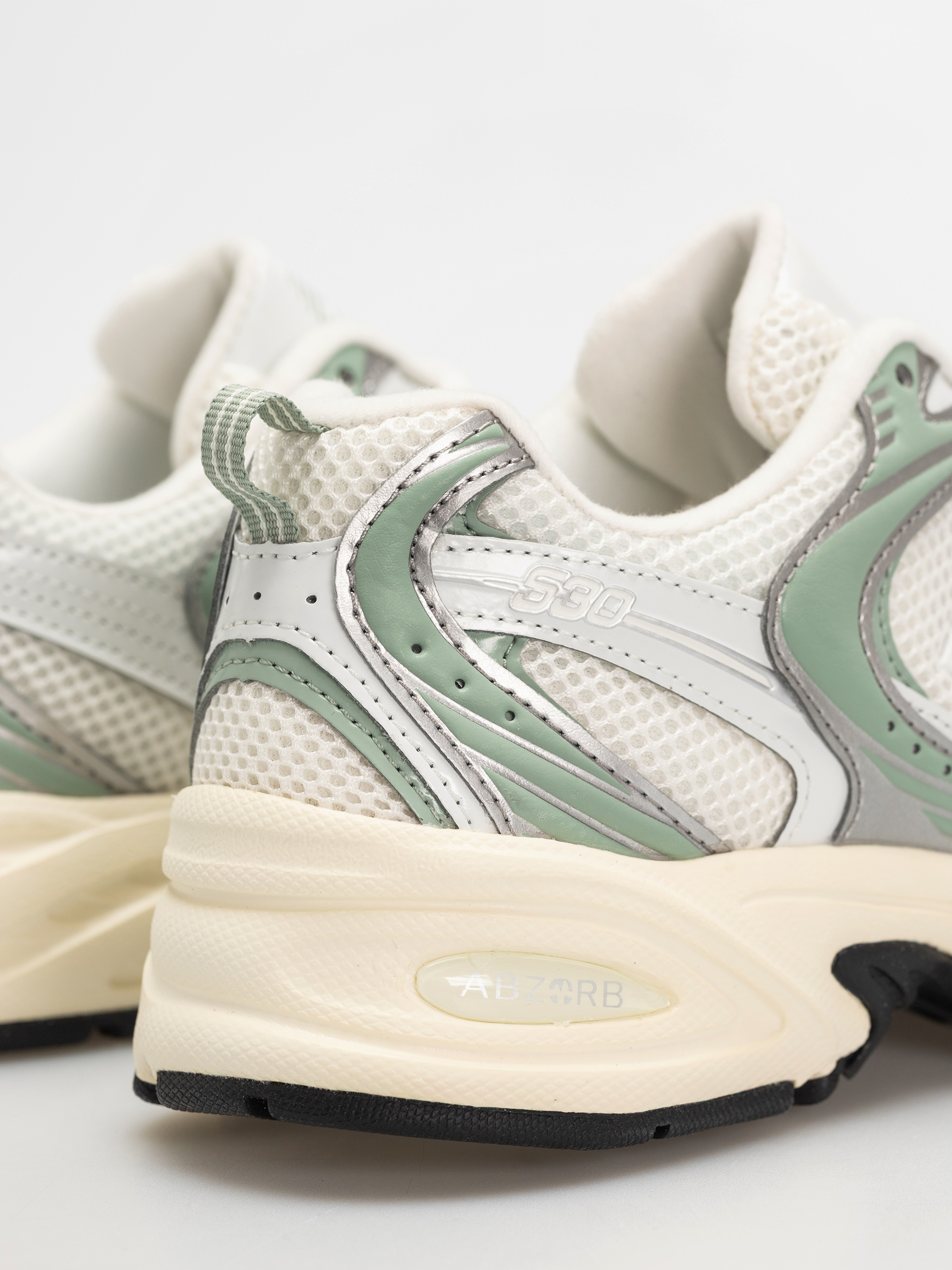 Обувки New Balance 530 (silver metallic)