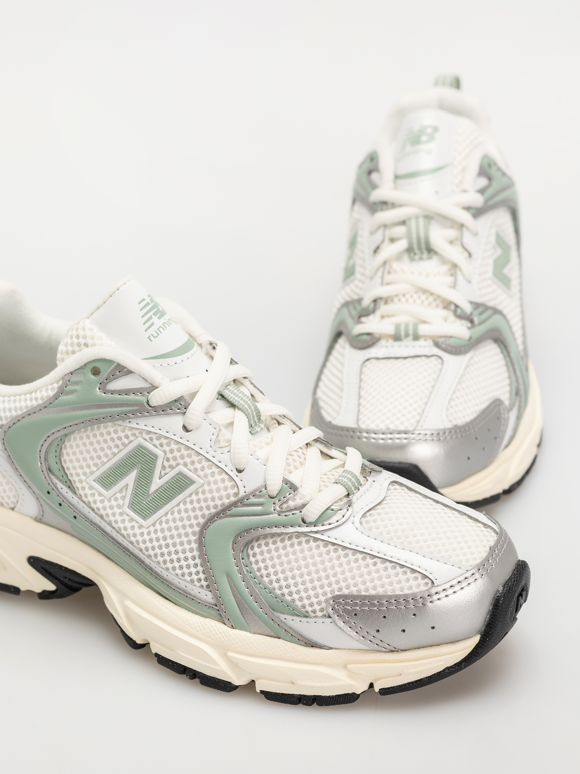 Обувки New Balance 530 (silver metallic)