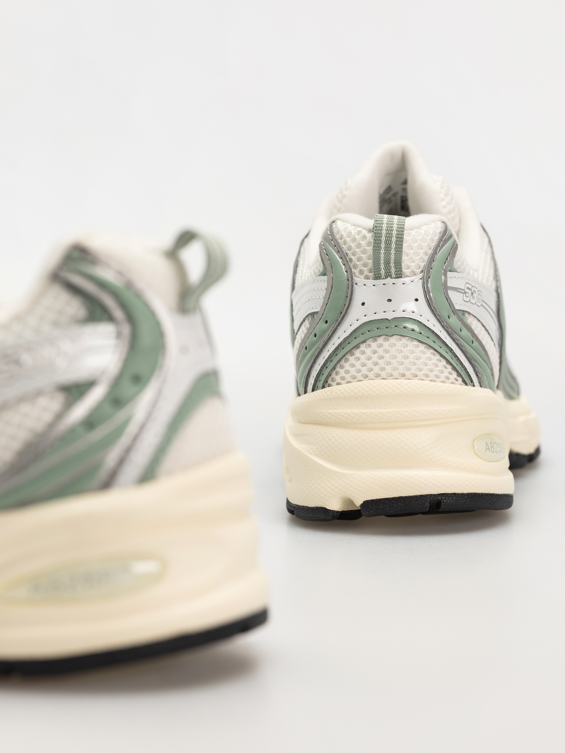 Обувки New Balance 530 (silver metallic)