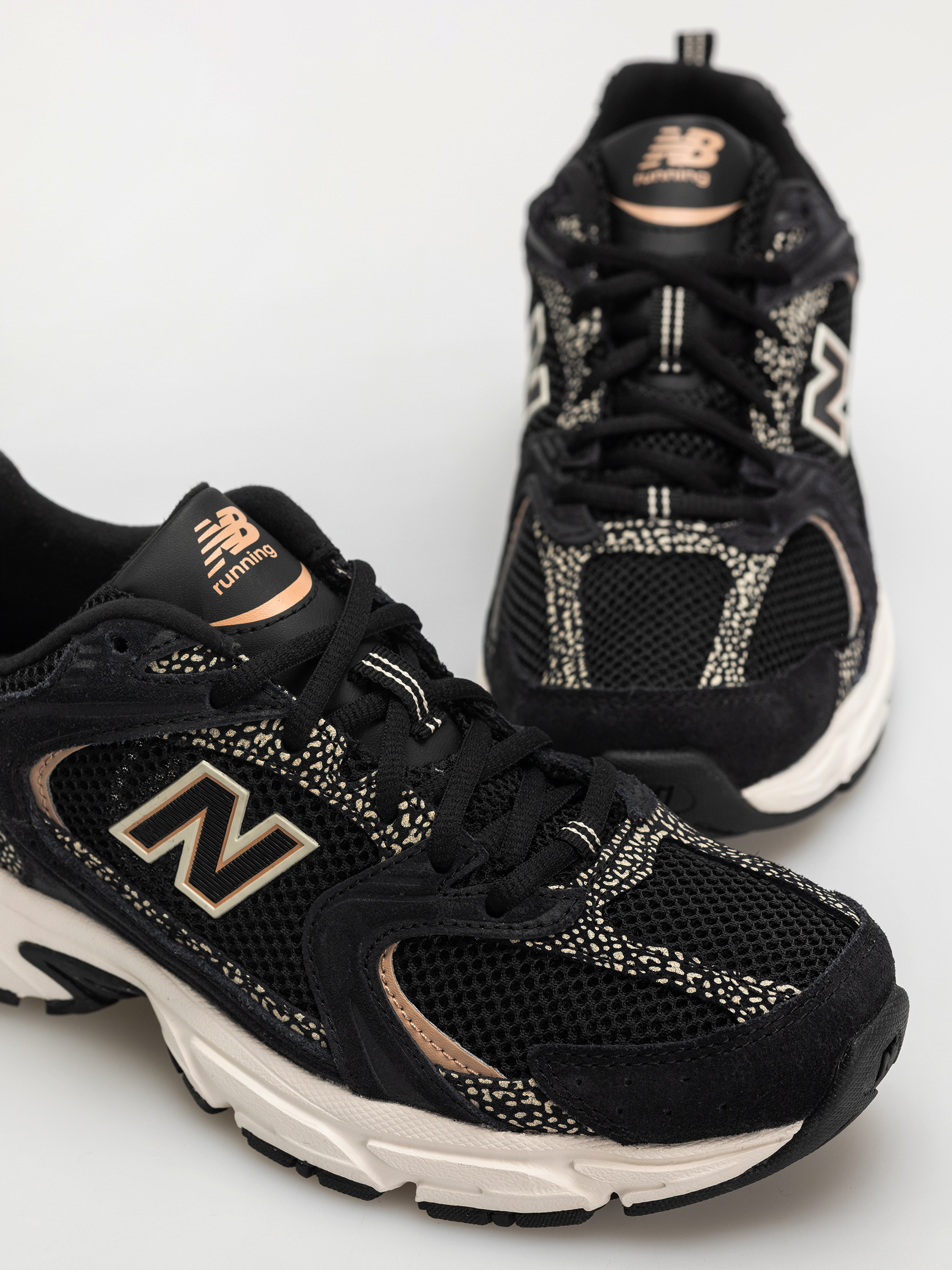 Обувки New Balance 530 (black)