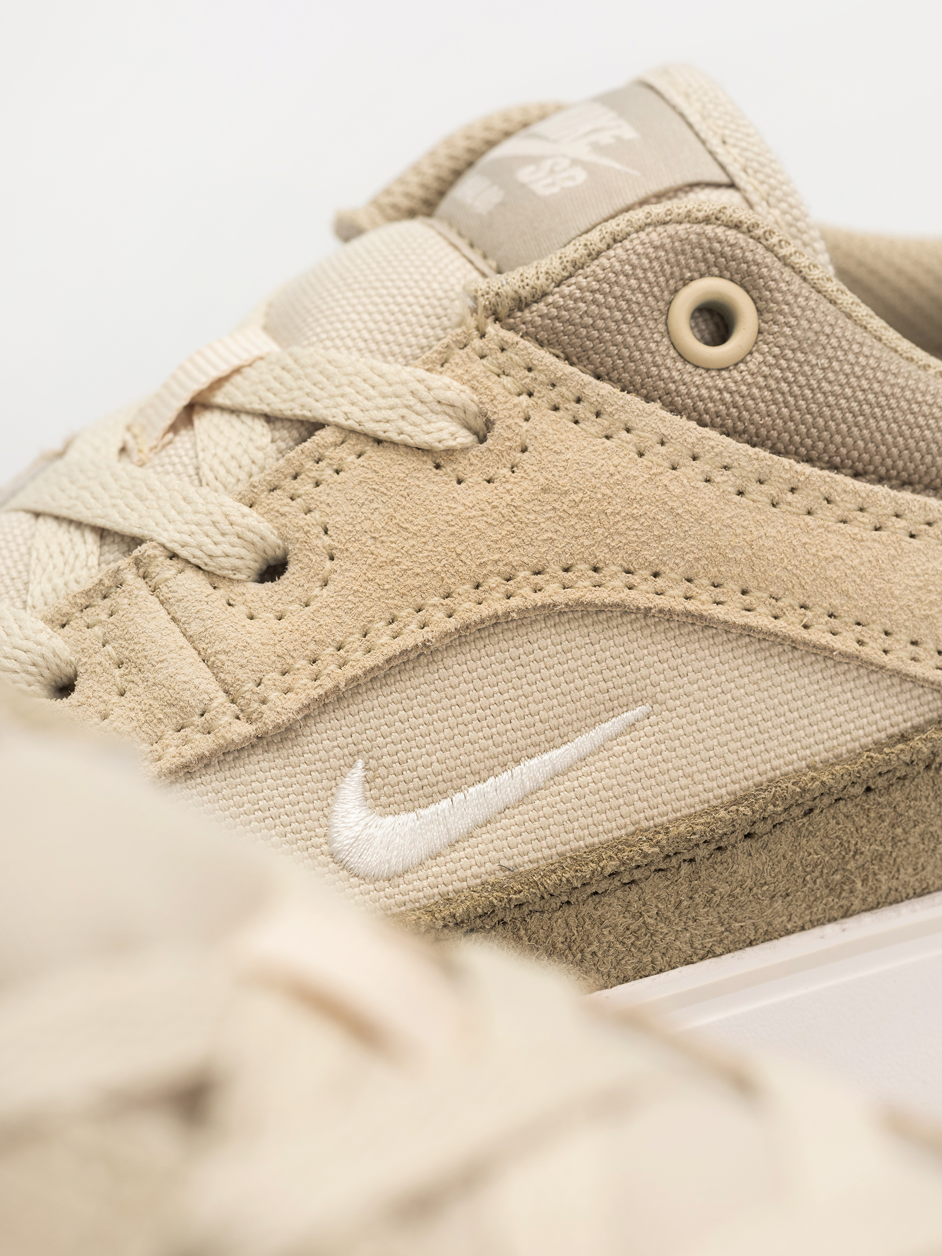 Обувки Nike SB Malor (lt khaki/pale ivory neutral olive)