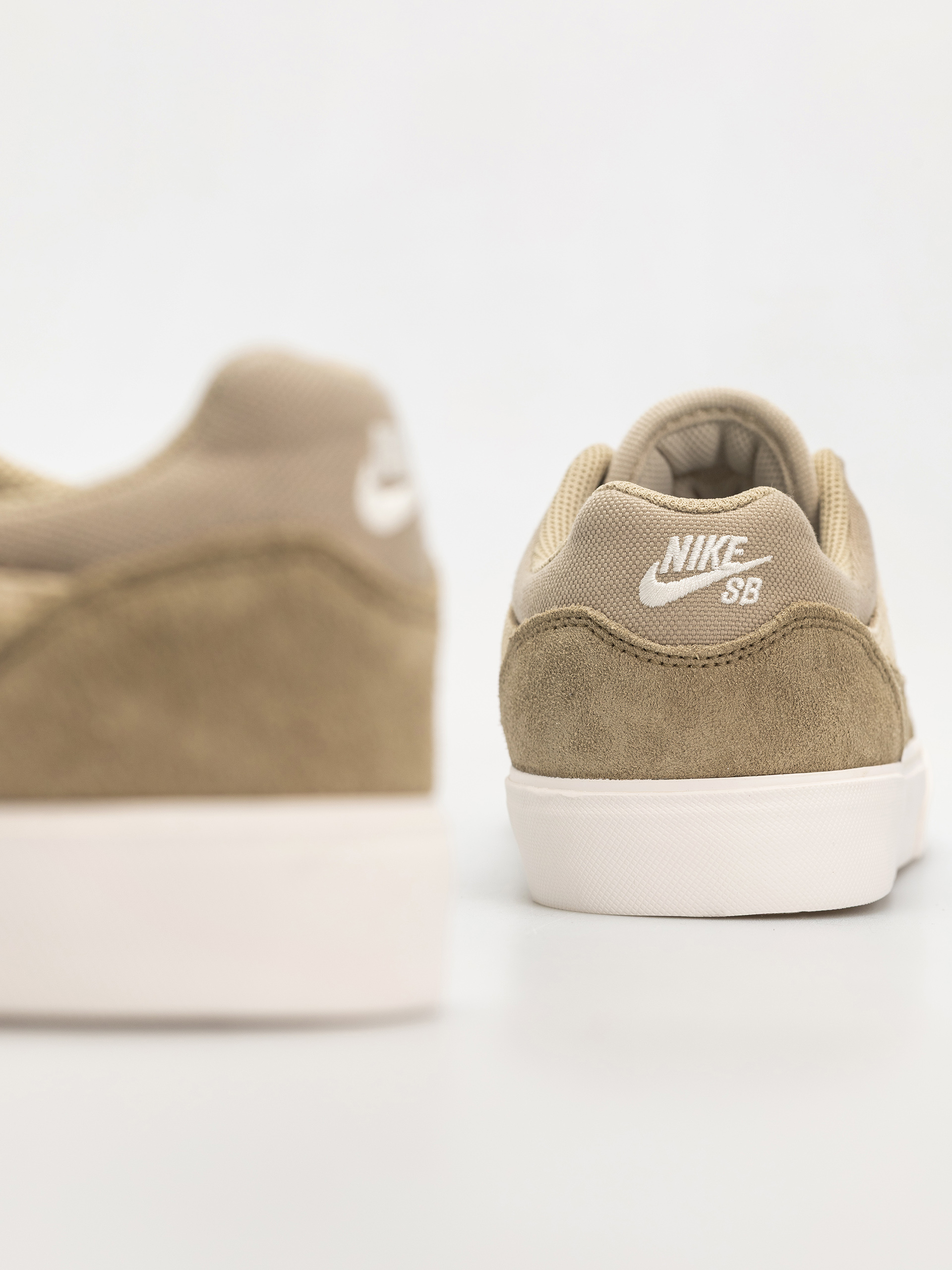 Обувки Nike SB Malor (lt khaki/pale ivory neutral olive)