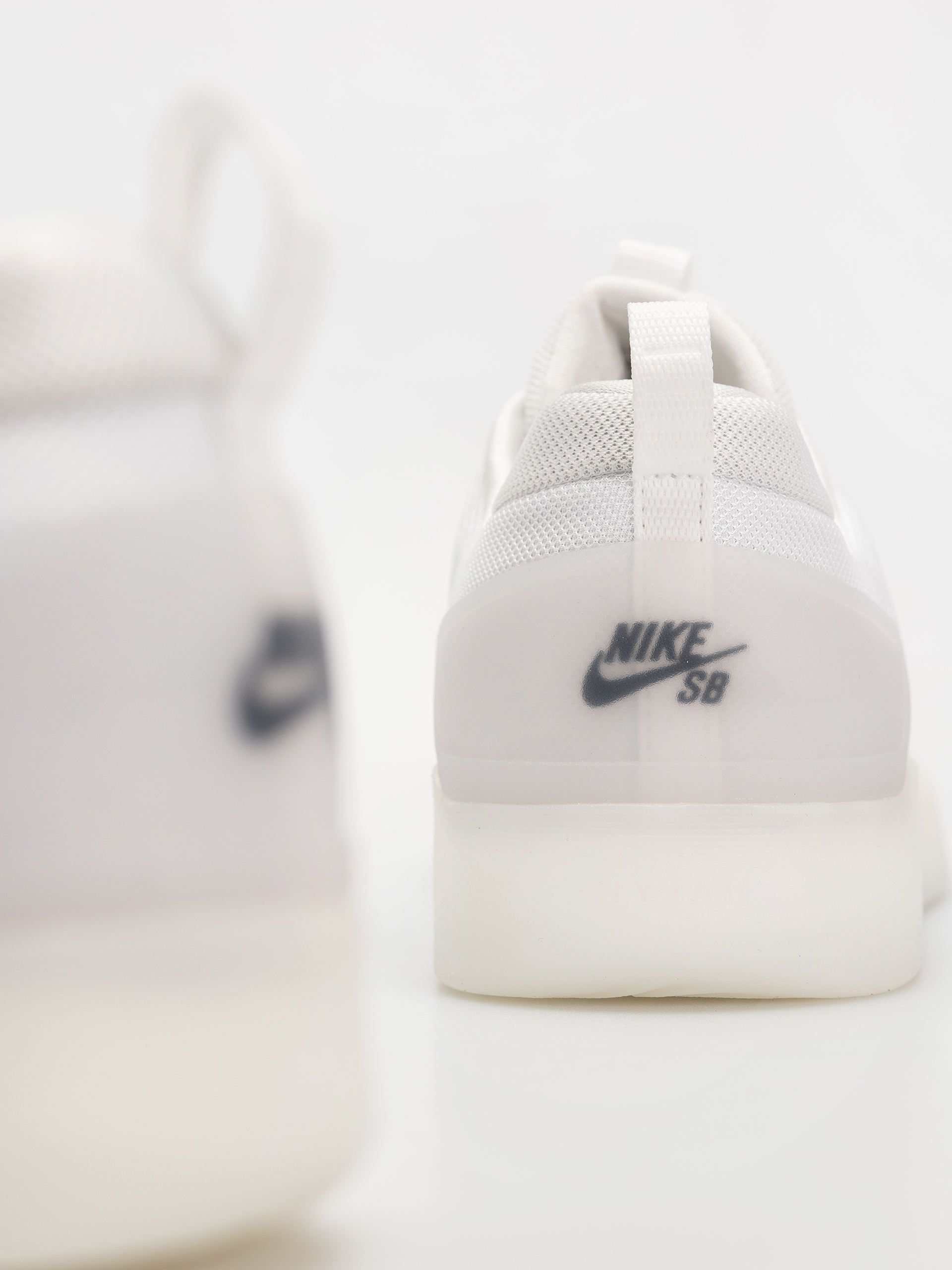 Обувки Nike SB Zoom Nyjah 4 (white/black white black)