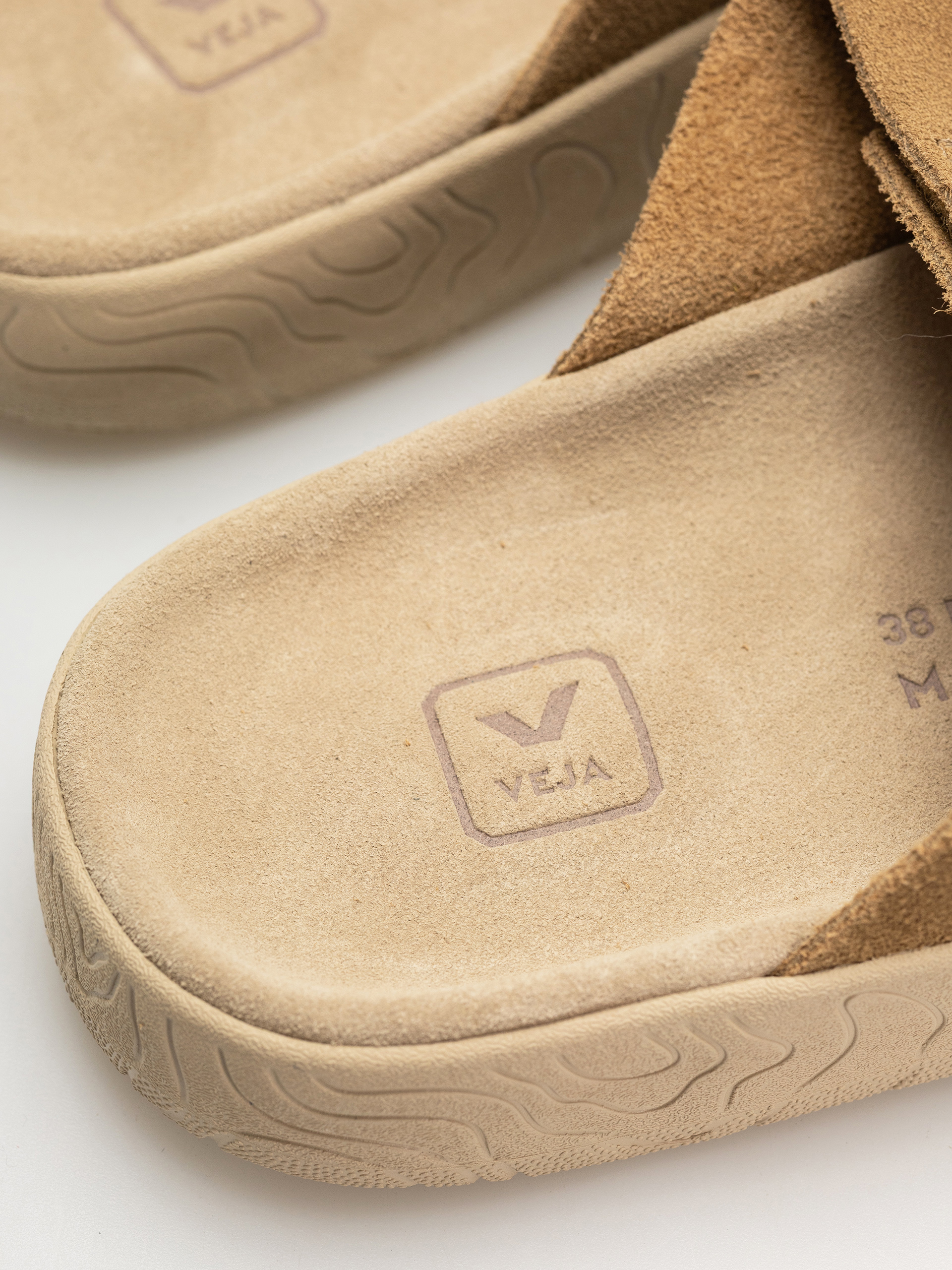 Обувки Veja Etna Wmn (tent almond)