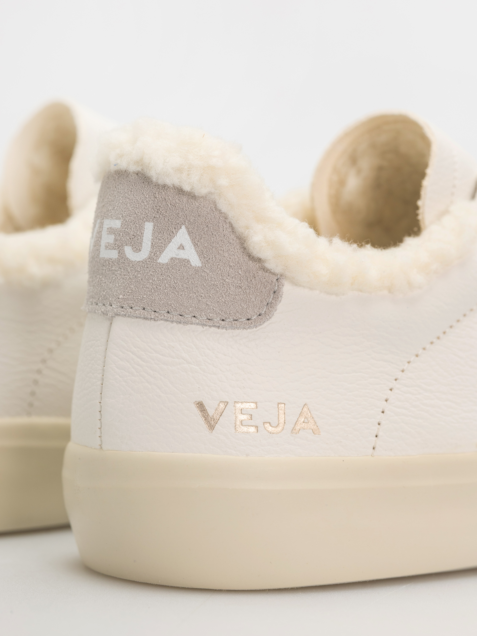 Обувки Veja Campo Winter Wmn (ex white li grey)