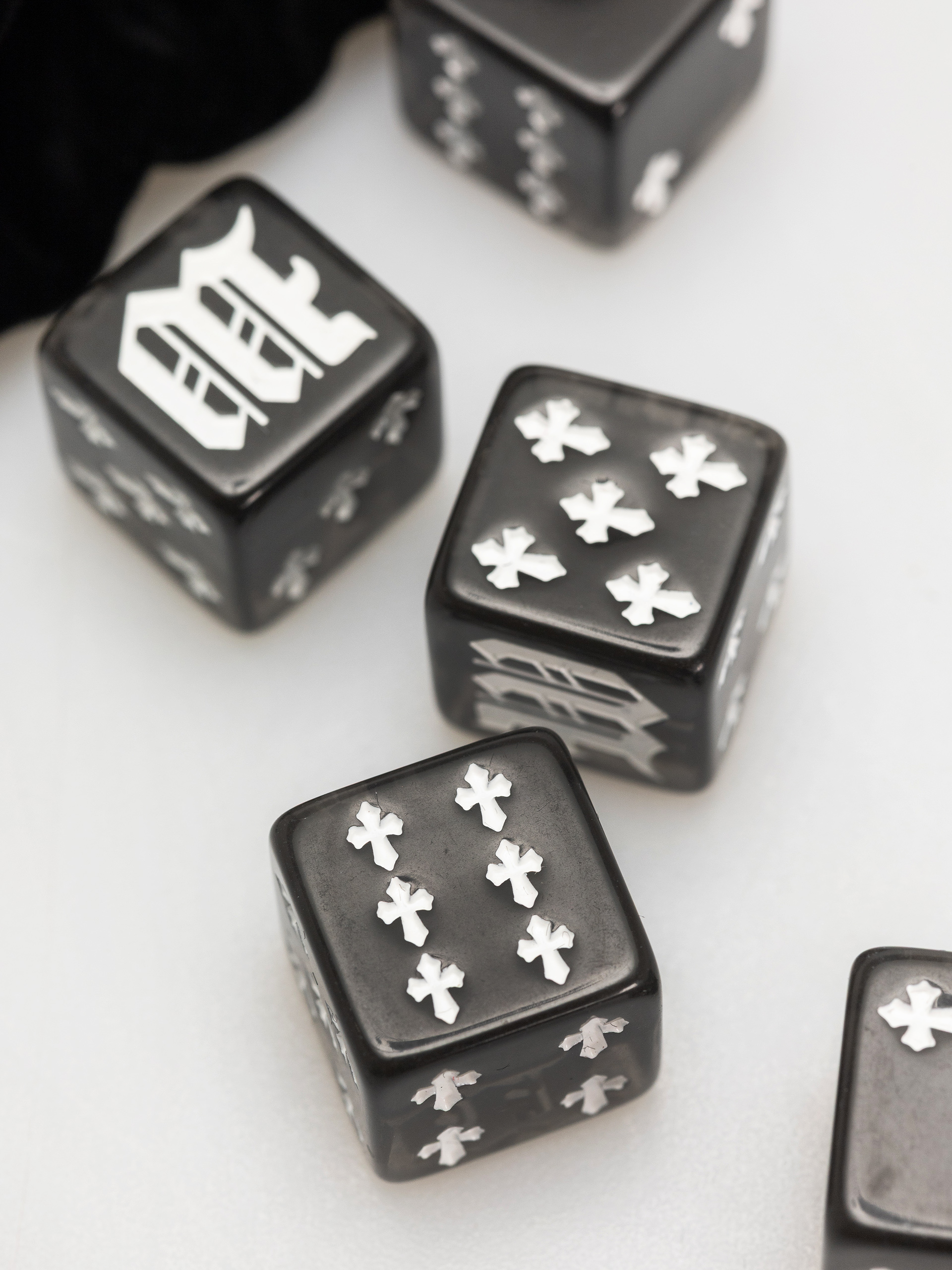 Akcesoria Wasted Paris Kości do gry Cross Dices Set (black)