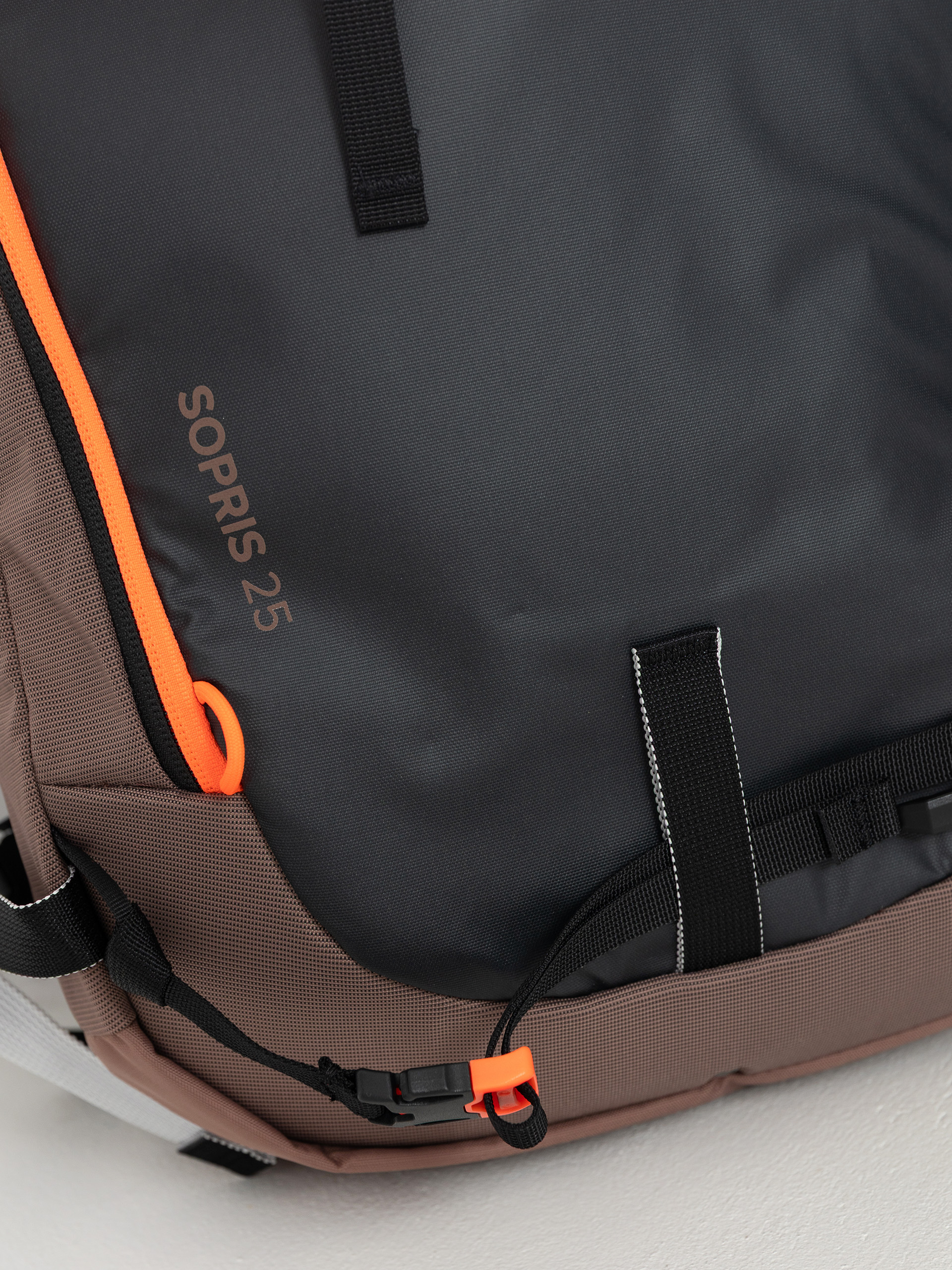 Раница Osprey Sopris 25 (magma brown/raven black)