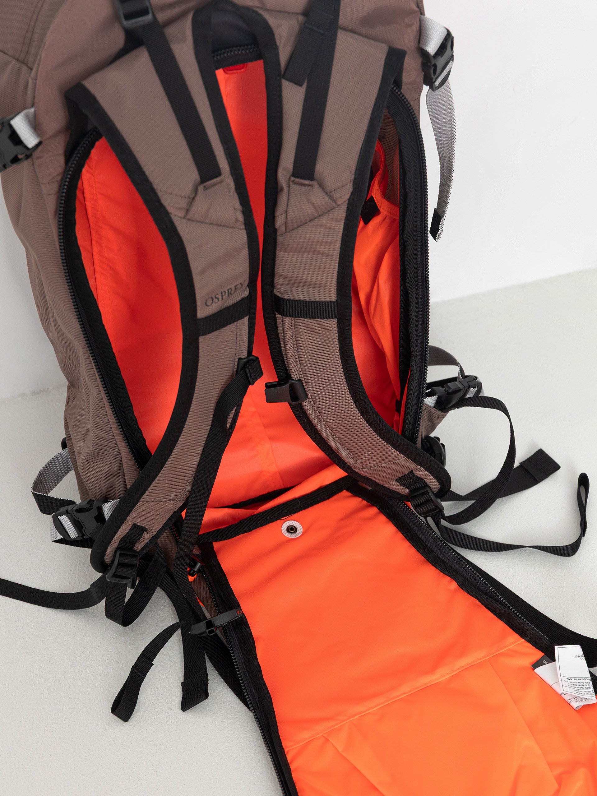 Раница Osprey Sopris 25 (magma brown/raven black)