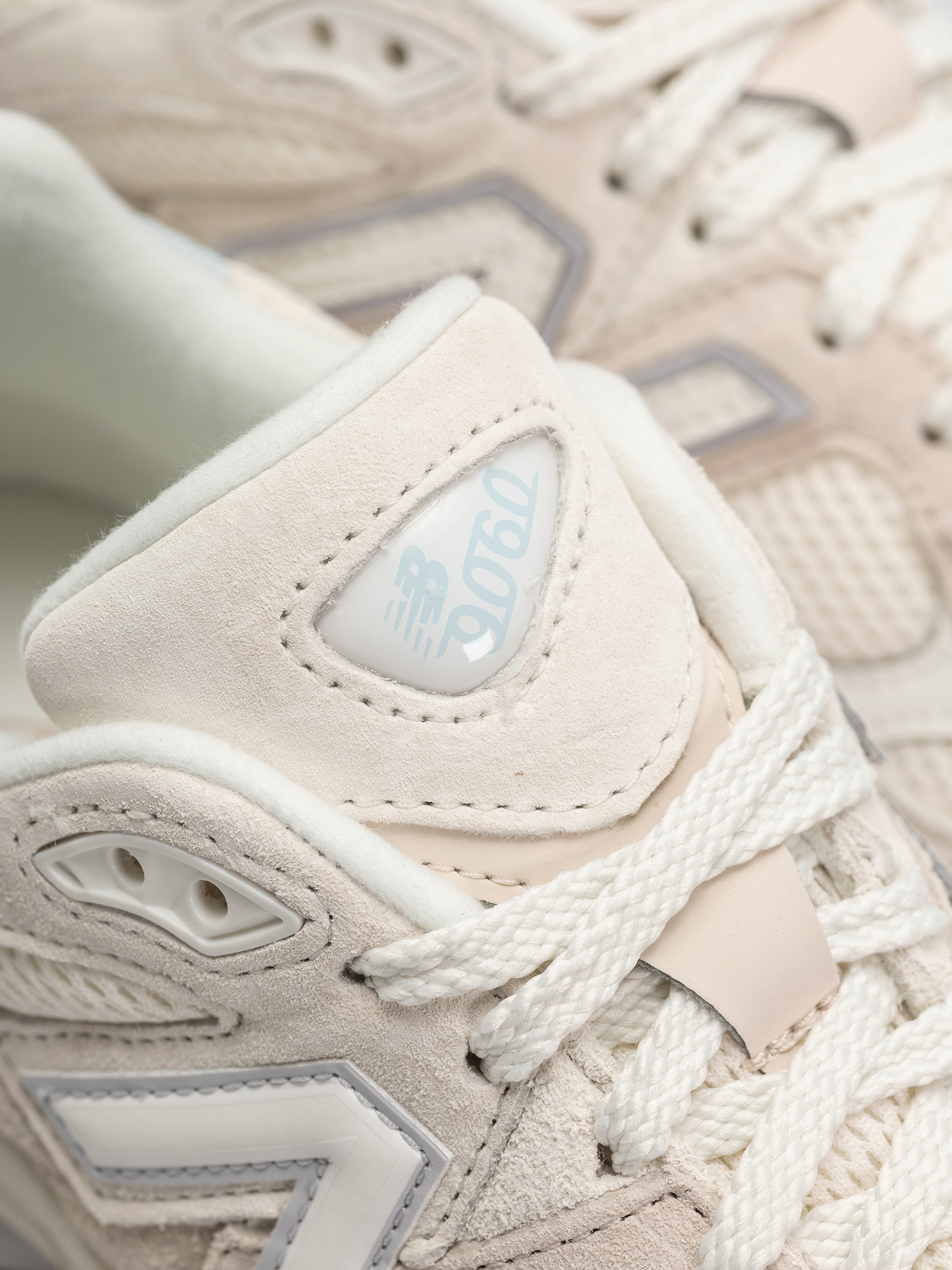 Обувки New Balance 9060 (bisque)