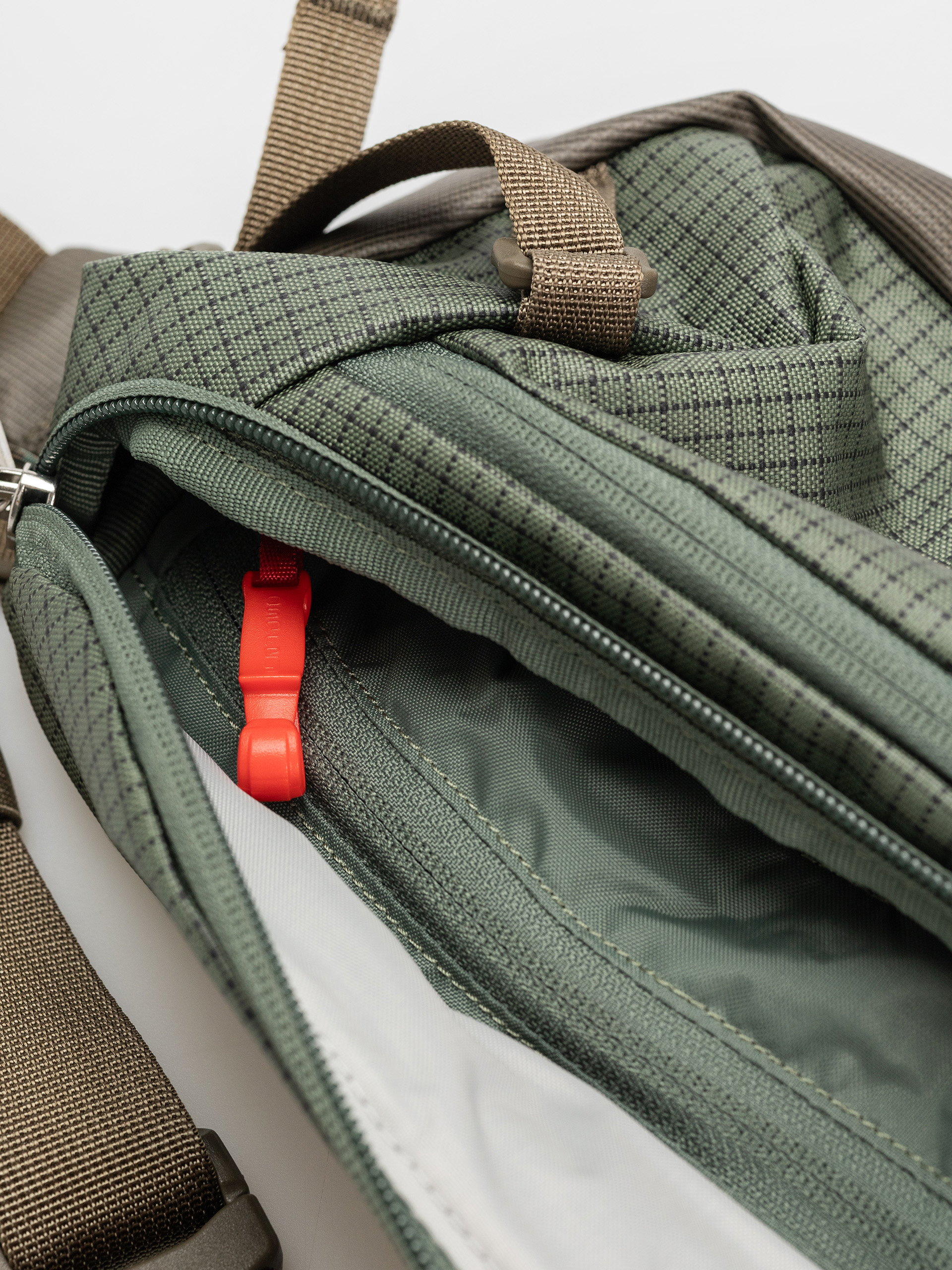 Чантичка за кръст Osprey Transporter Waist (pine leaf/earl grey)
