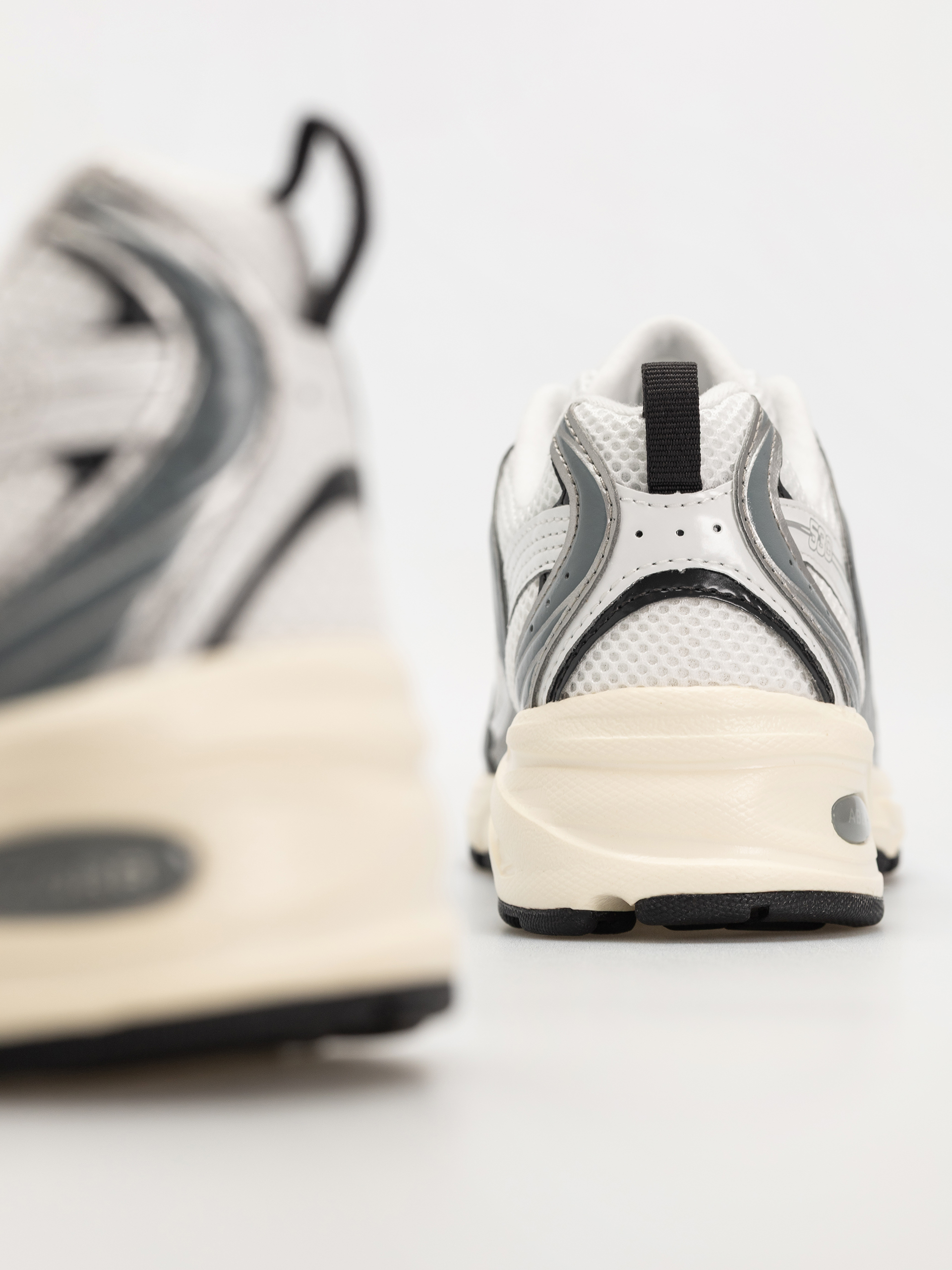 Обувки New Balance 530 (silver metallic)