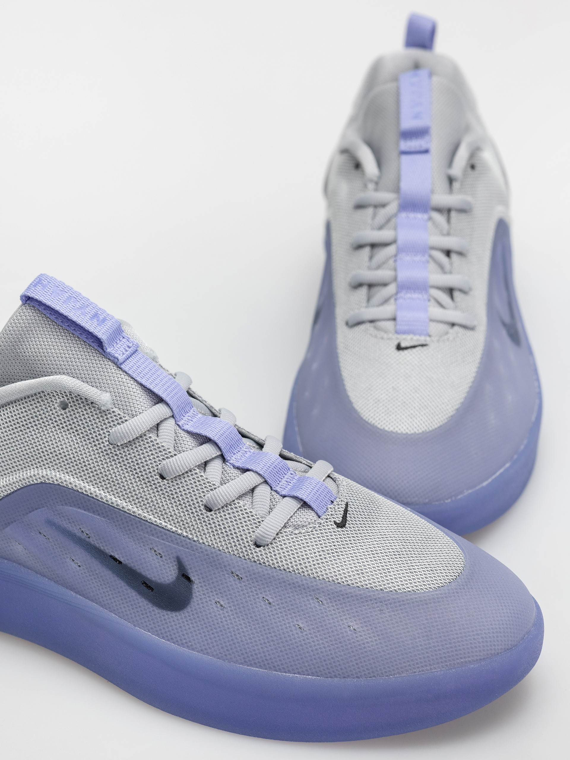 Обувки Nike SB Zoom Nyjah 4 (light thistle/black light thistle)